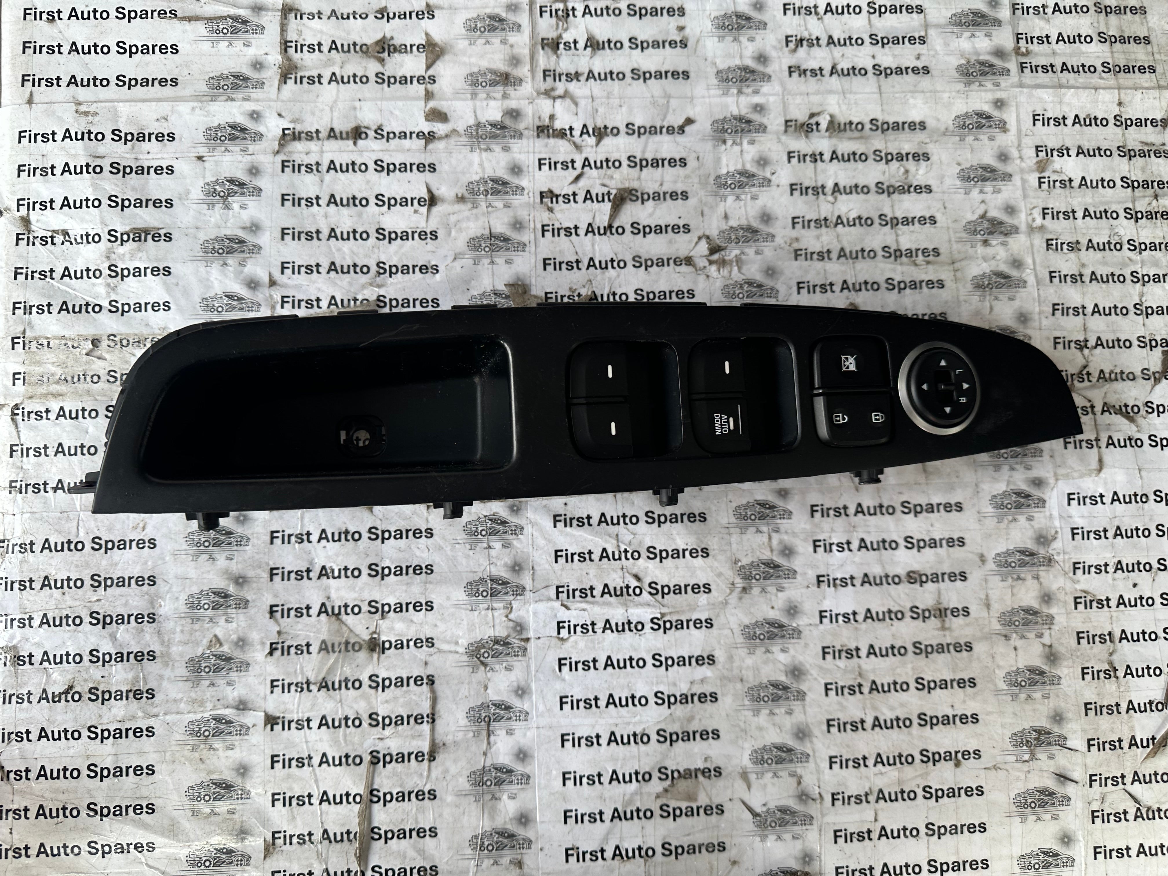 Hyundai i10 Drivers Window Switch Control 2016 (82740-B9030) (299122841)