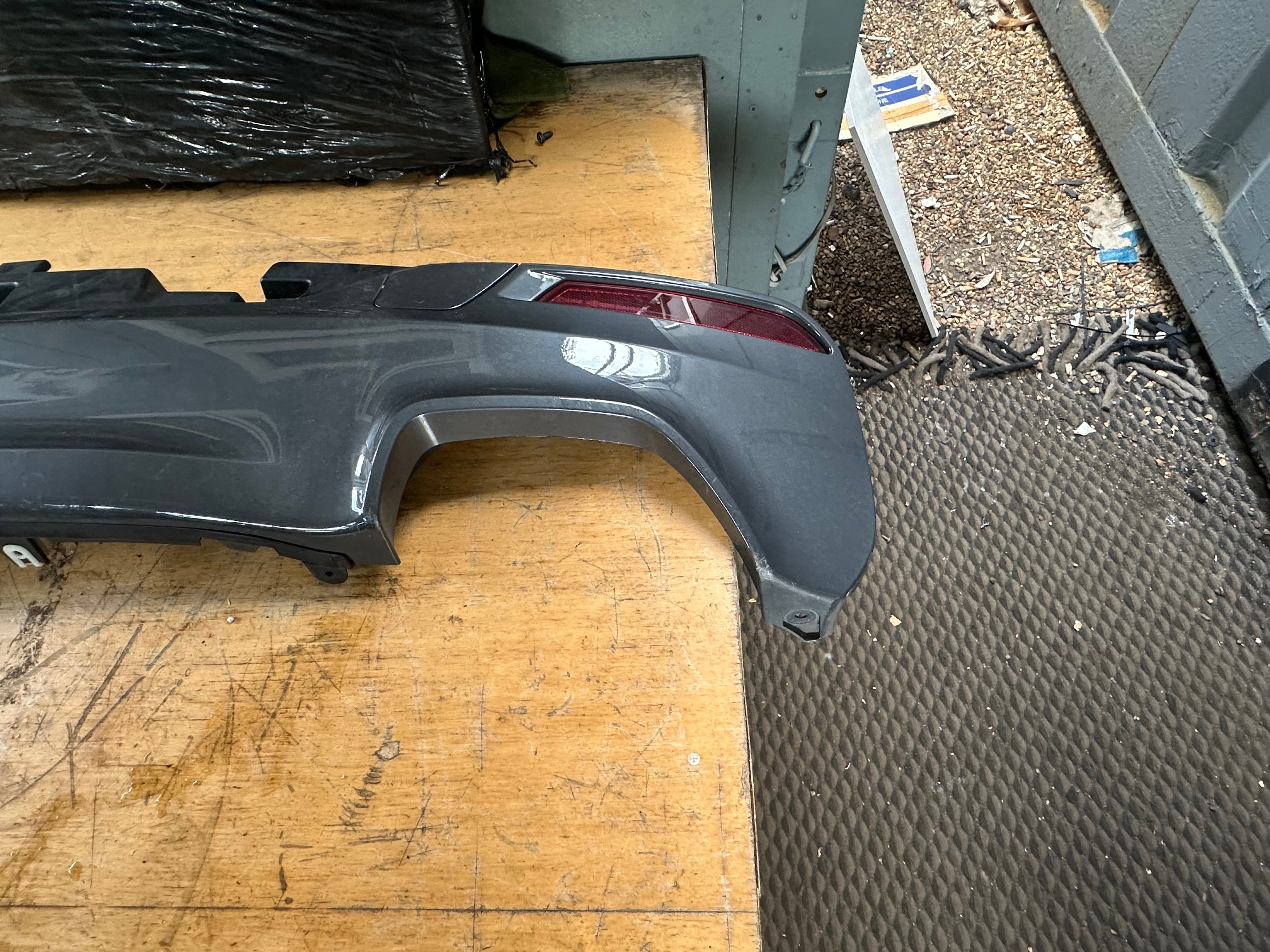 BMW 5 Series G30 M Rear Bumper Diffuser (51128064718) (8064718)