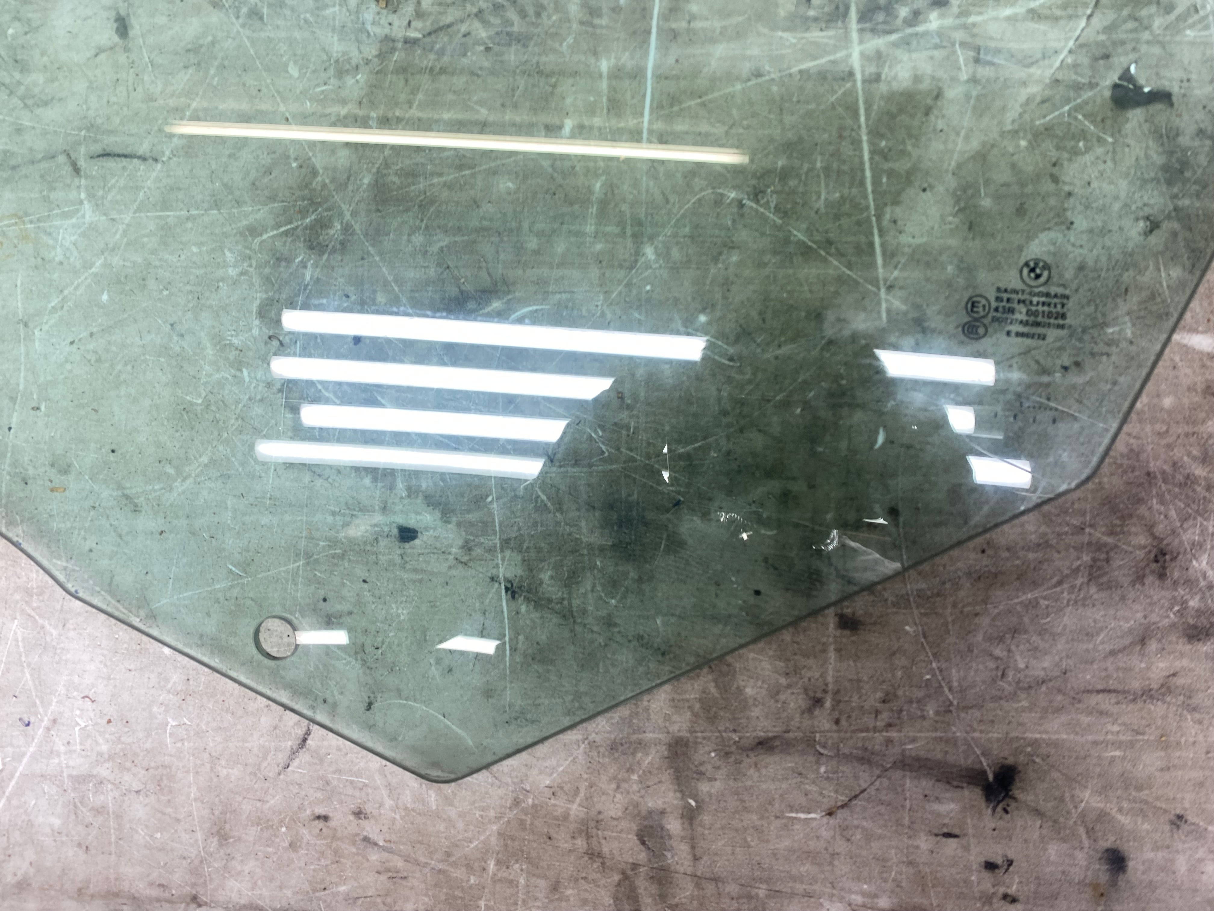BMW 7 Series F01 Passenger Side Window Glass – 2008–2015