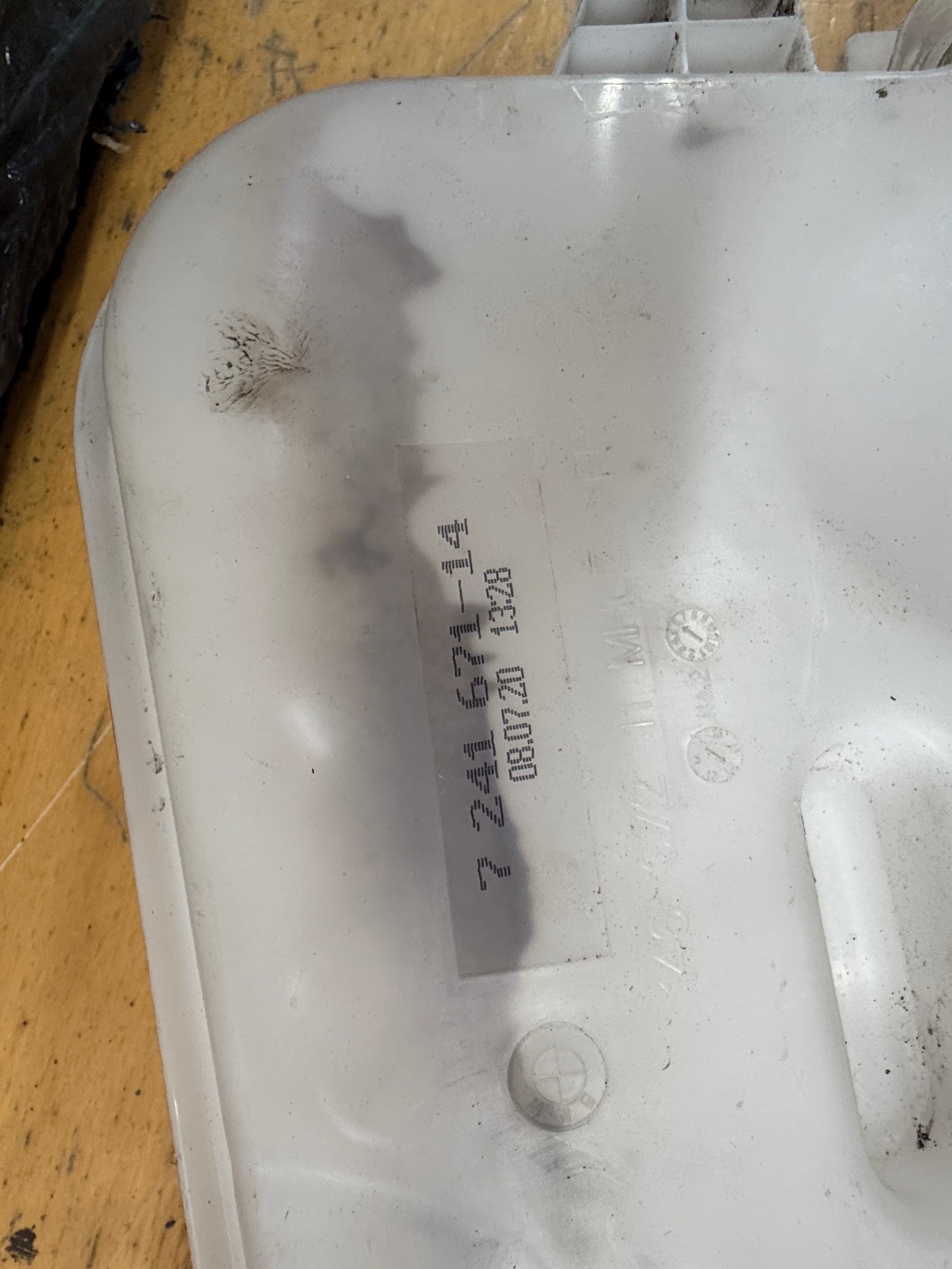 BMW 3 Series F30 Windscreen Washer Bottle & Pump (7241671-14) (7241671)