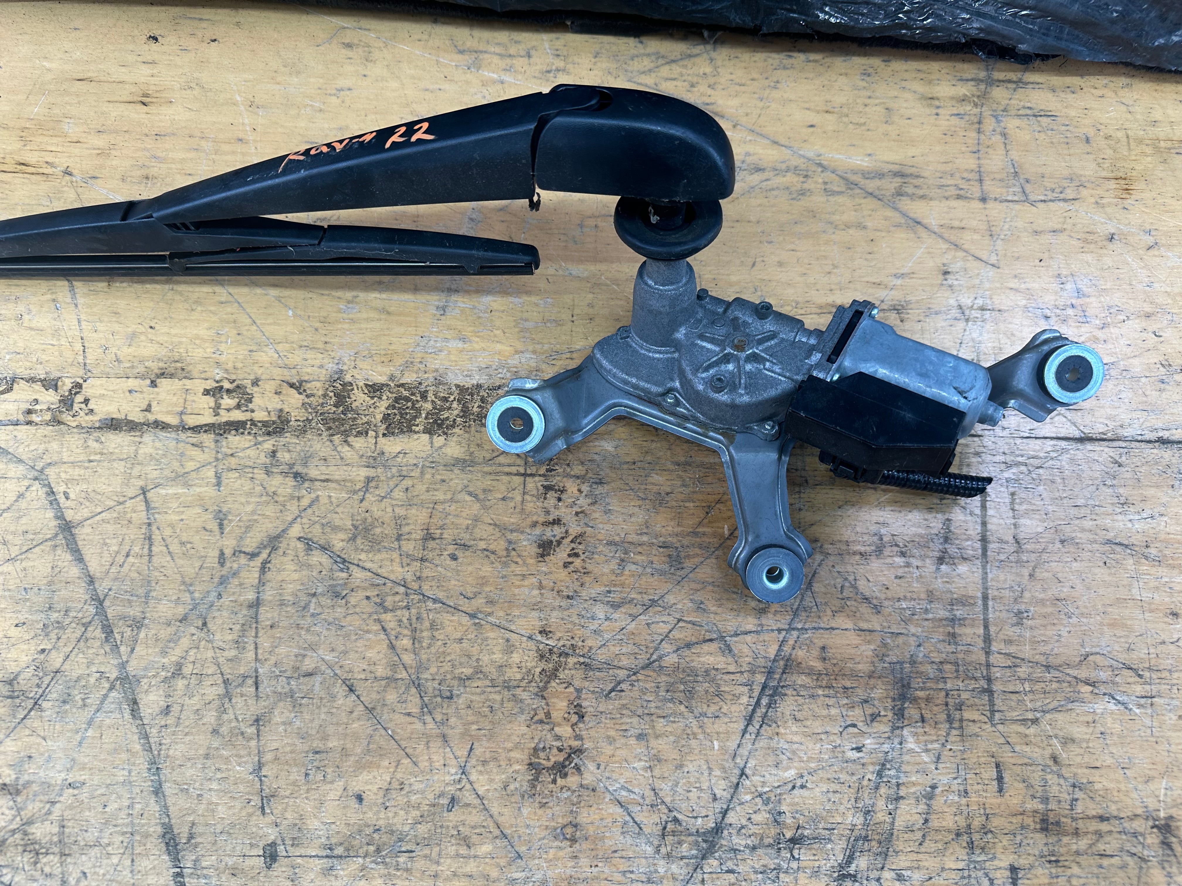 Toyota RAV-4 2022 Wiper Motor with Blade Rear (85130-42101) (259600-3850)