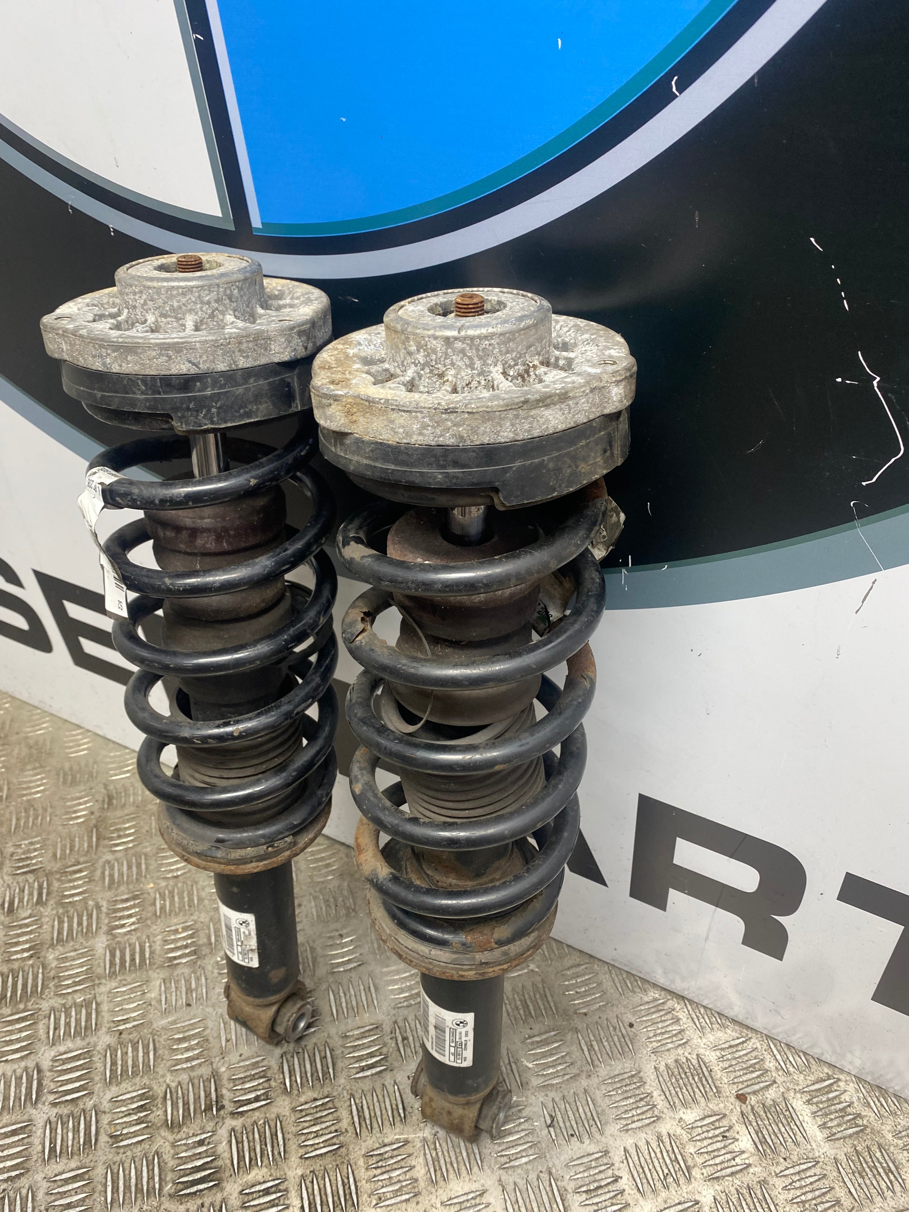 BMW X4 F26 Rear Left & Right Spring Strut Shock Absorber Set 2014–2018
