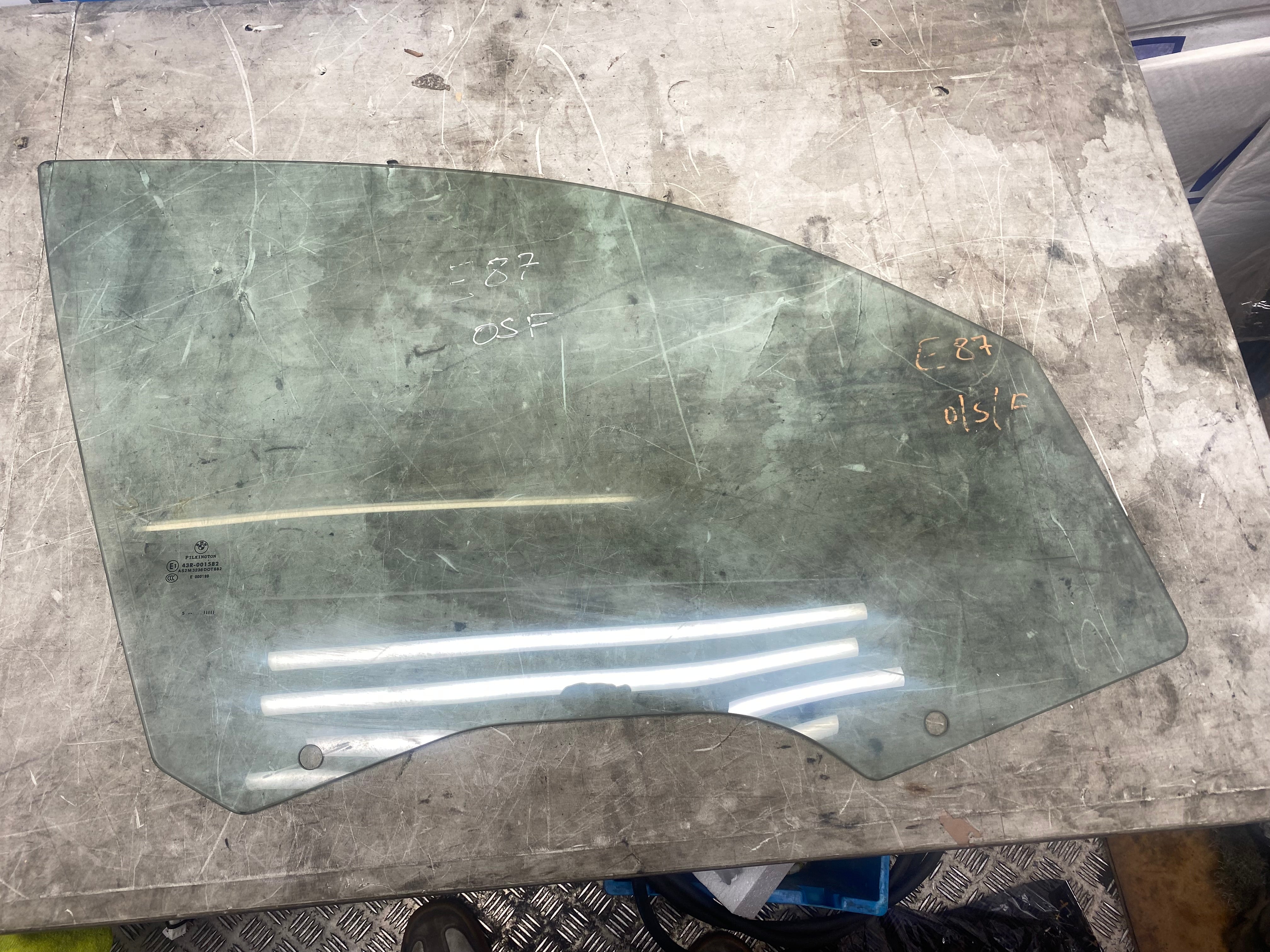 BMW 1 Series E87 Front Driver Side Window Glass 2004–2011