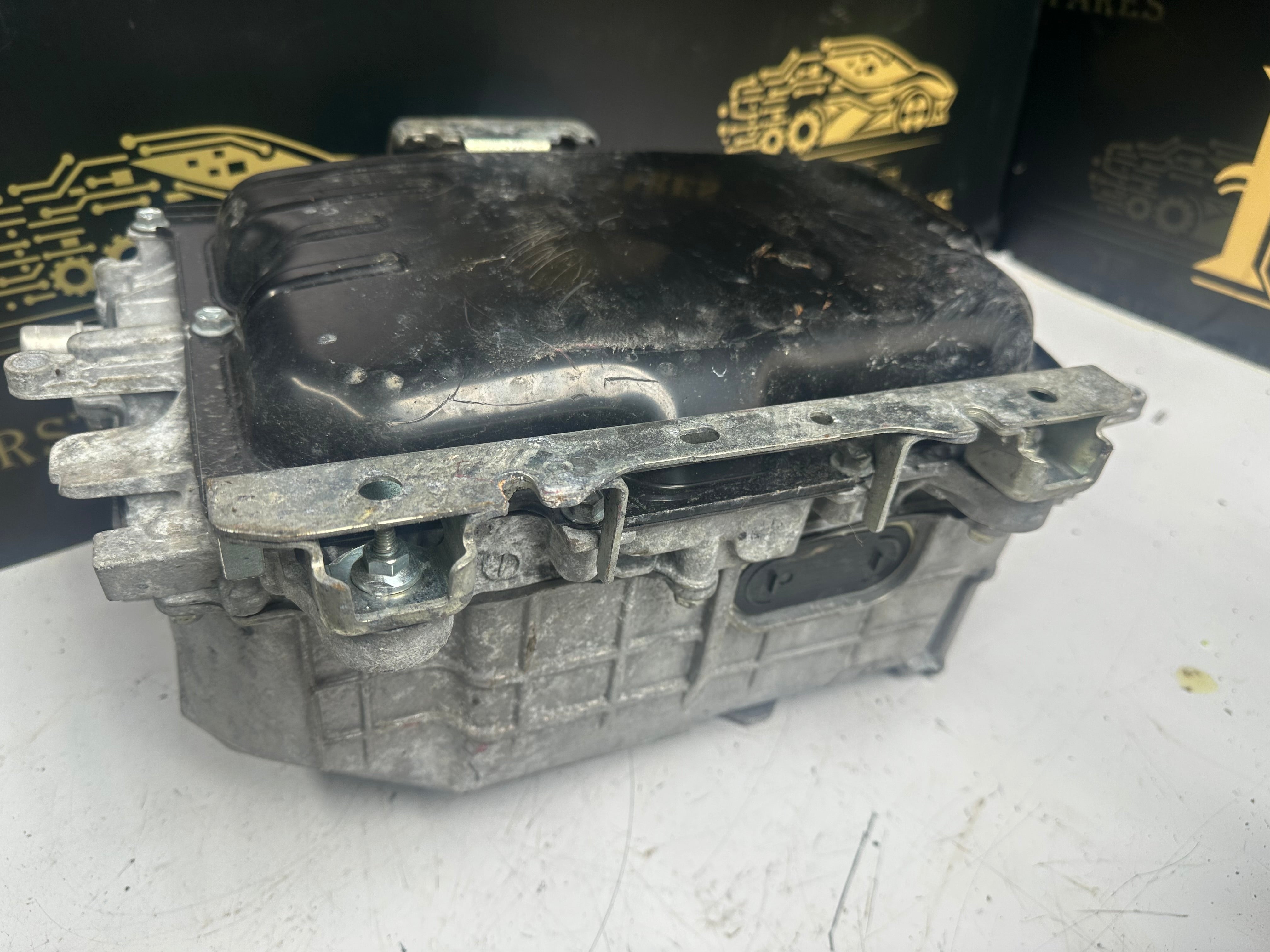 Toyota Yaris Hybrid High Voltage Battery with Converter (G9200-52031) (22JTE52031B15C060158)