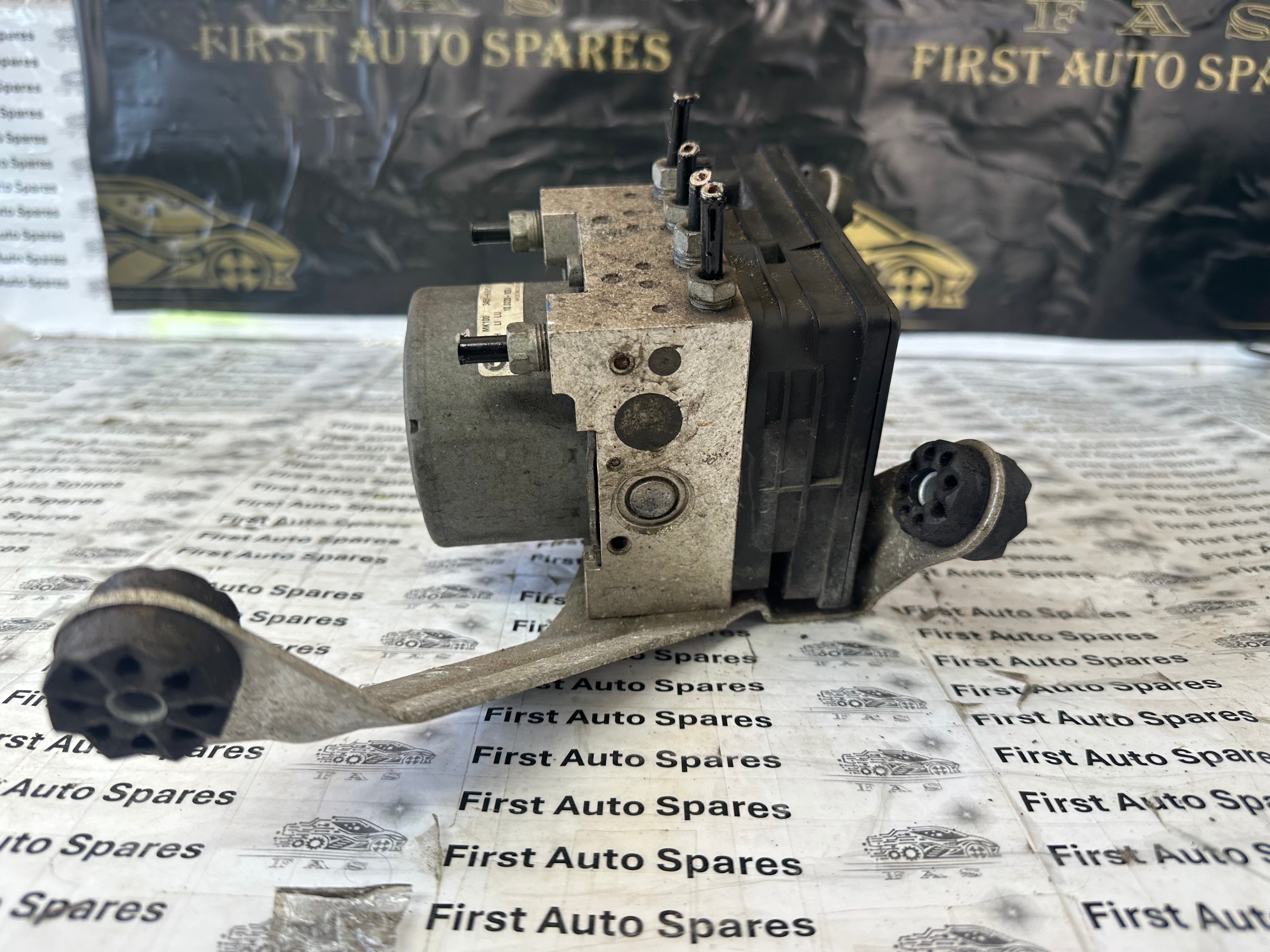 BMW i3 2017 Anti-lock Brake ABS Pump (6885428) (3451-6885427-01)