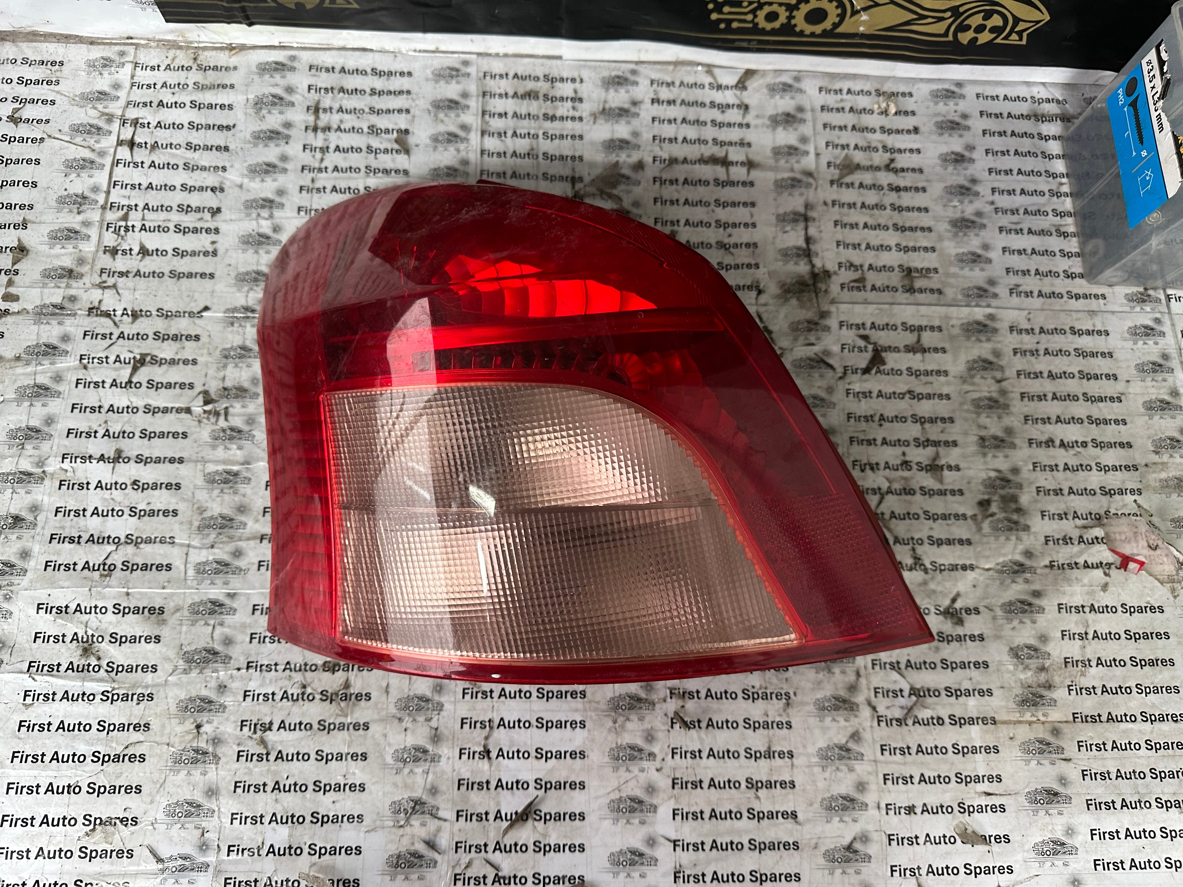Toyota Yaris 2006 Passenger Left Rear Tail Light (11-B182B)
