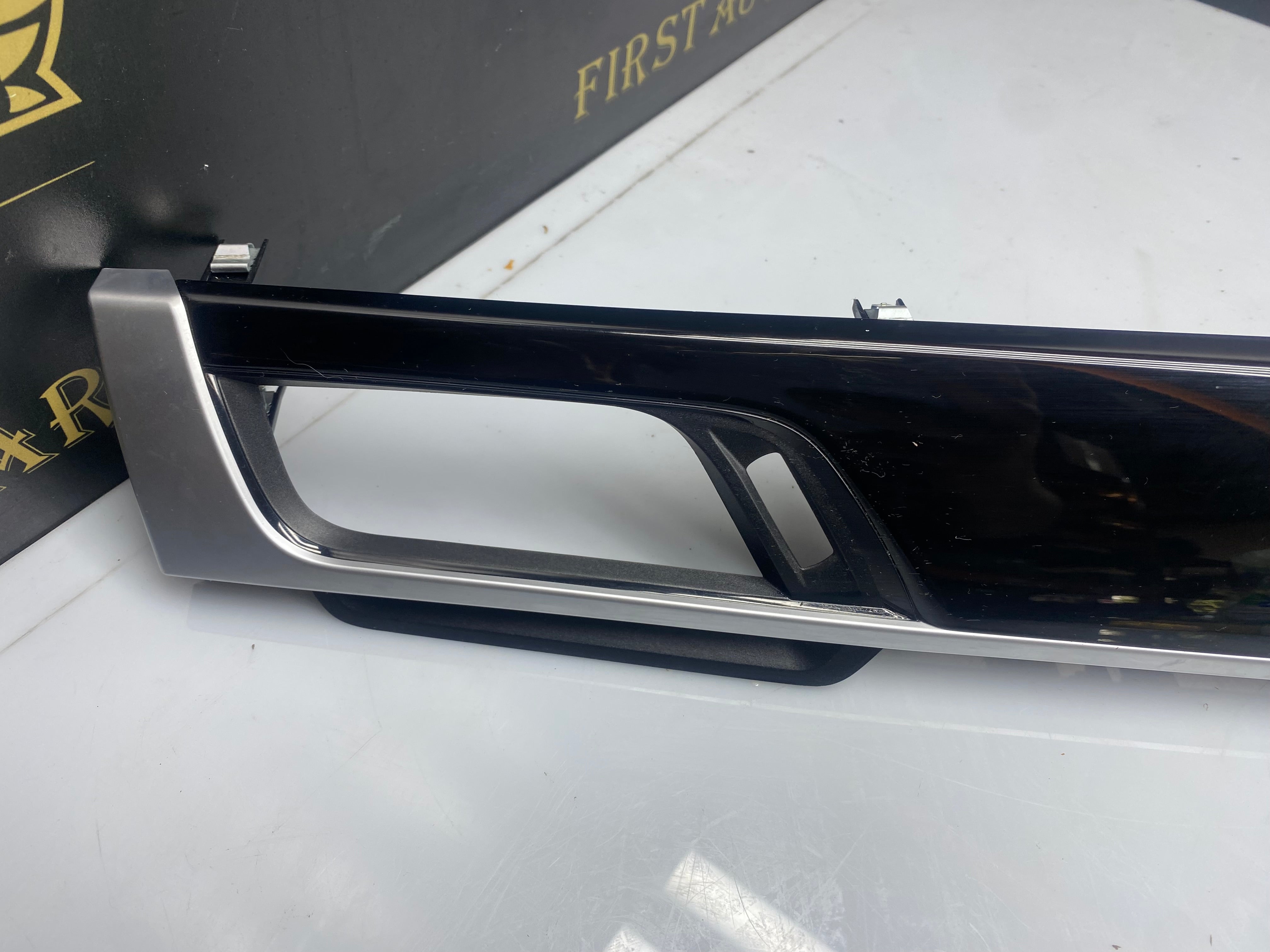 BMW X1 F48 Dashboard Air Vent Assembly – RHD – 2020 (9483800)
