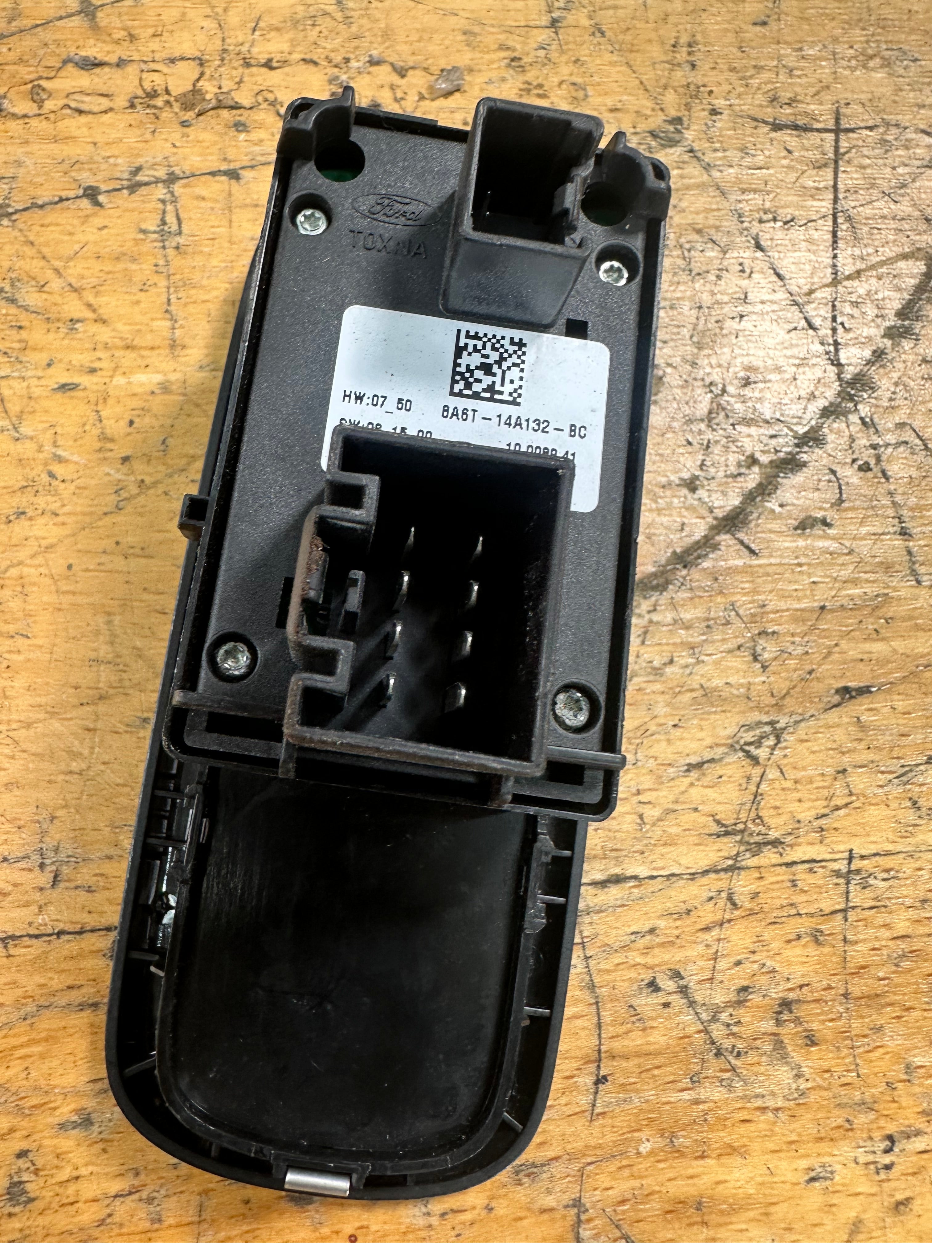 Ford Fiesta Front Right Driver’s O/S/F Window Switch Buttons (8A6T14A132BC)