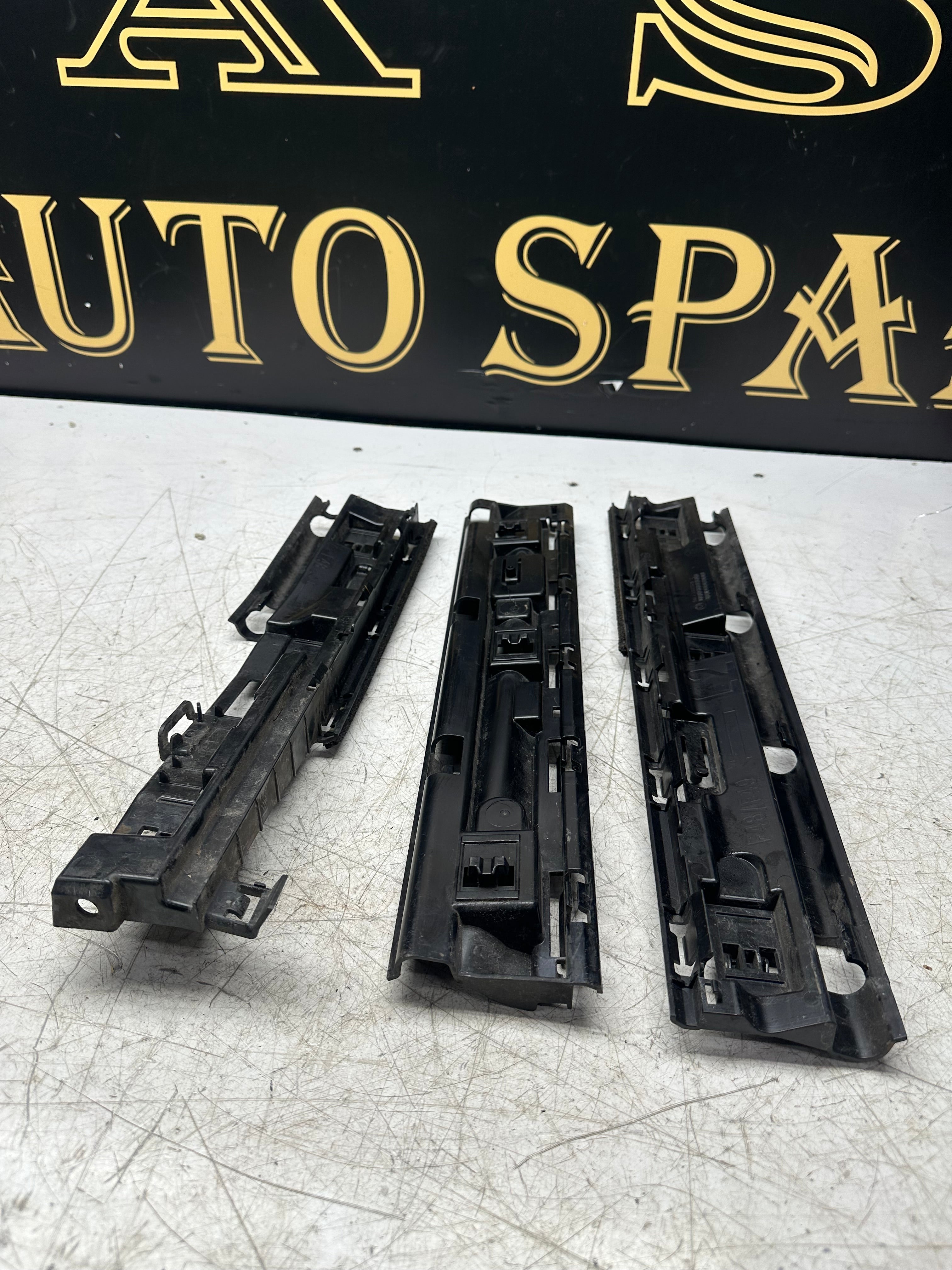 BMW X1 F48 Side Skirt Bracket Set – Left Side (7332333 / 7332331 / 7332329)