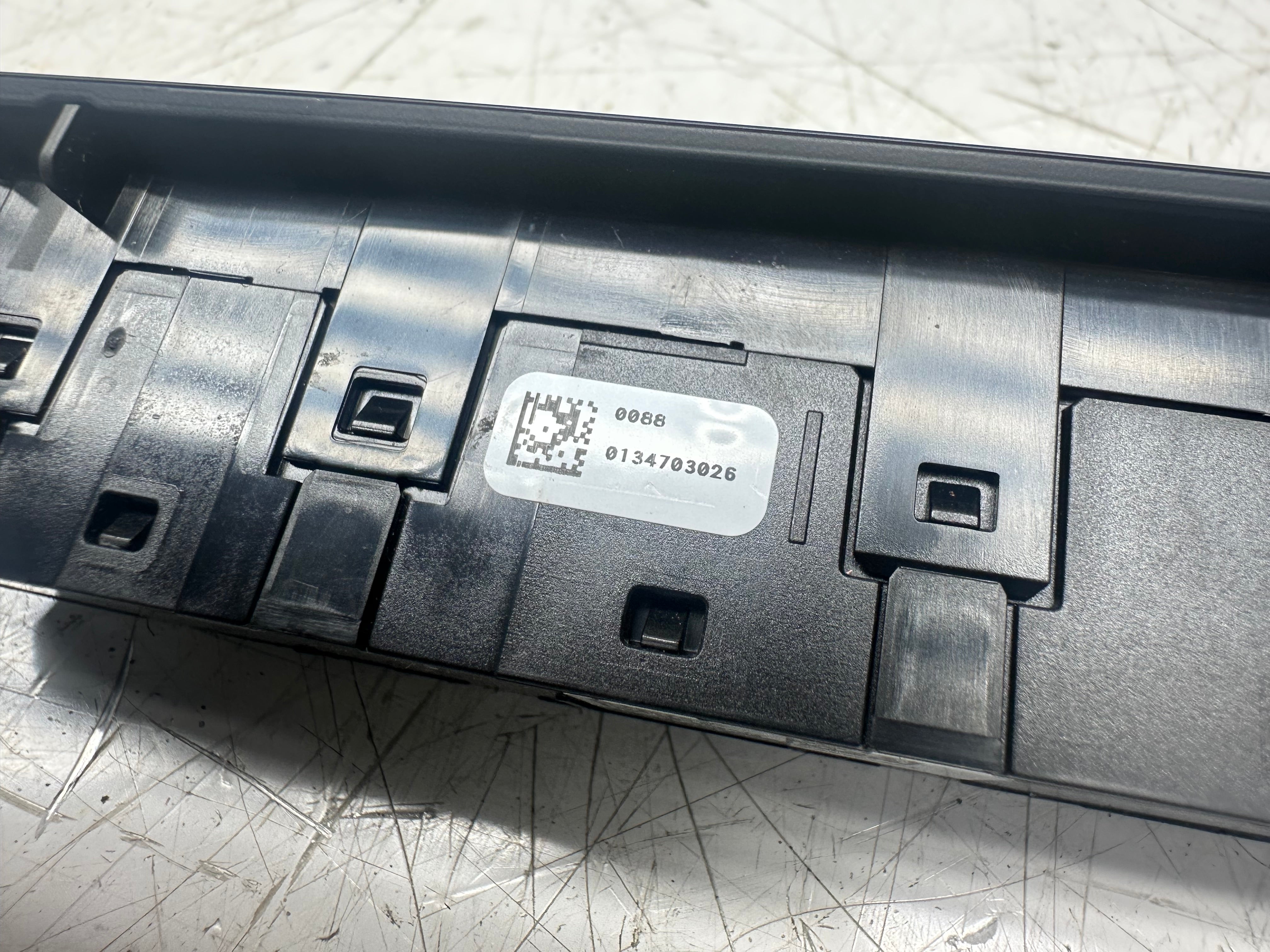 BMW 2024 G20 G21 G22 Air Conditioning Radio Audio Control Panel Hazard (5A63F19)