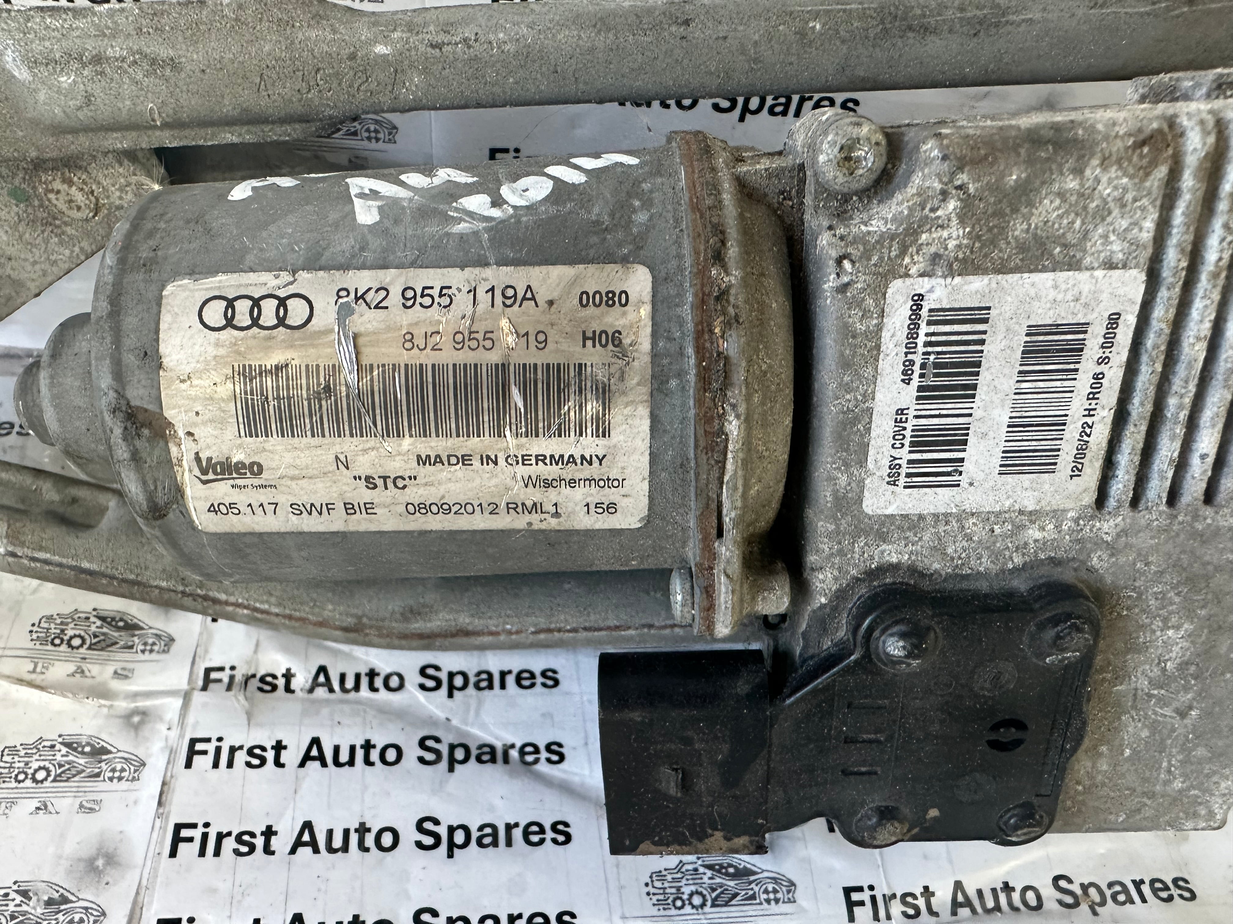 Audi A4 B8 Front Windscreen Wiper Motor & Linkage (8K2955119A)