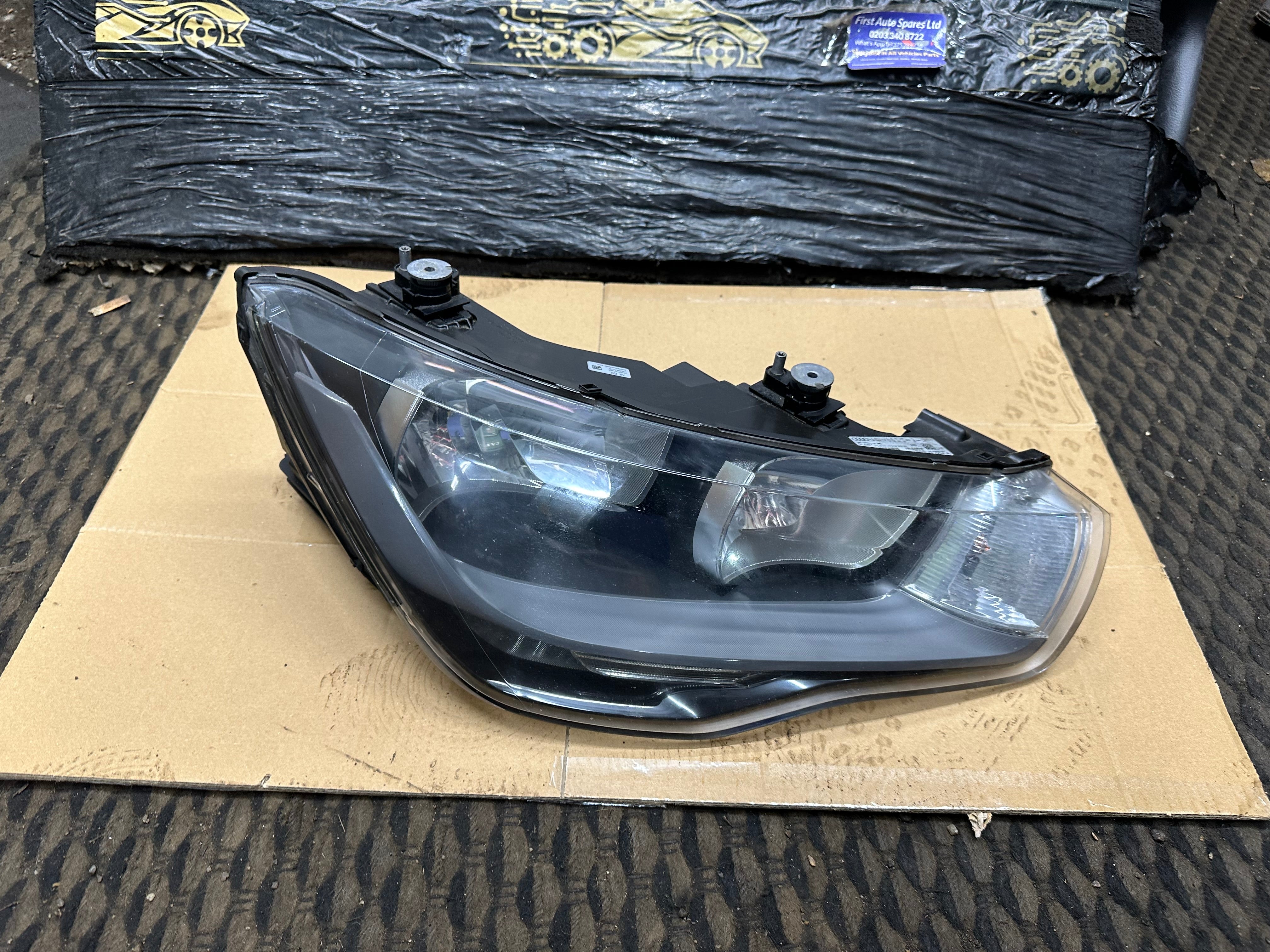 Audi A1 8X 2010–2015 Pre-Facelift Right Driver’s Side Headlight (8X0941004A)