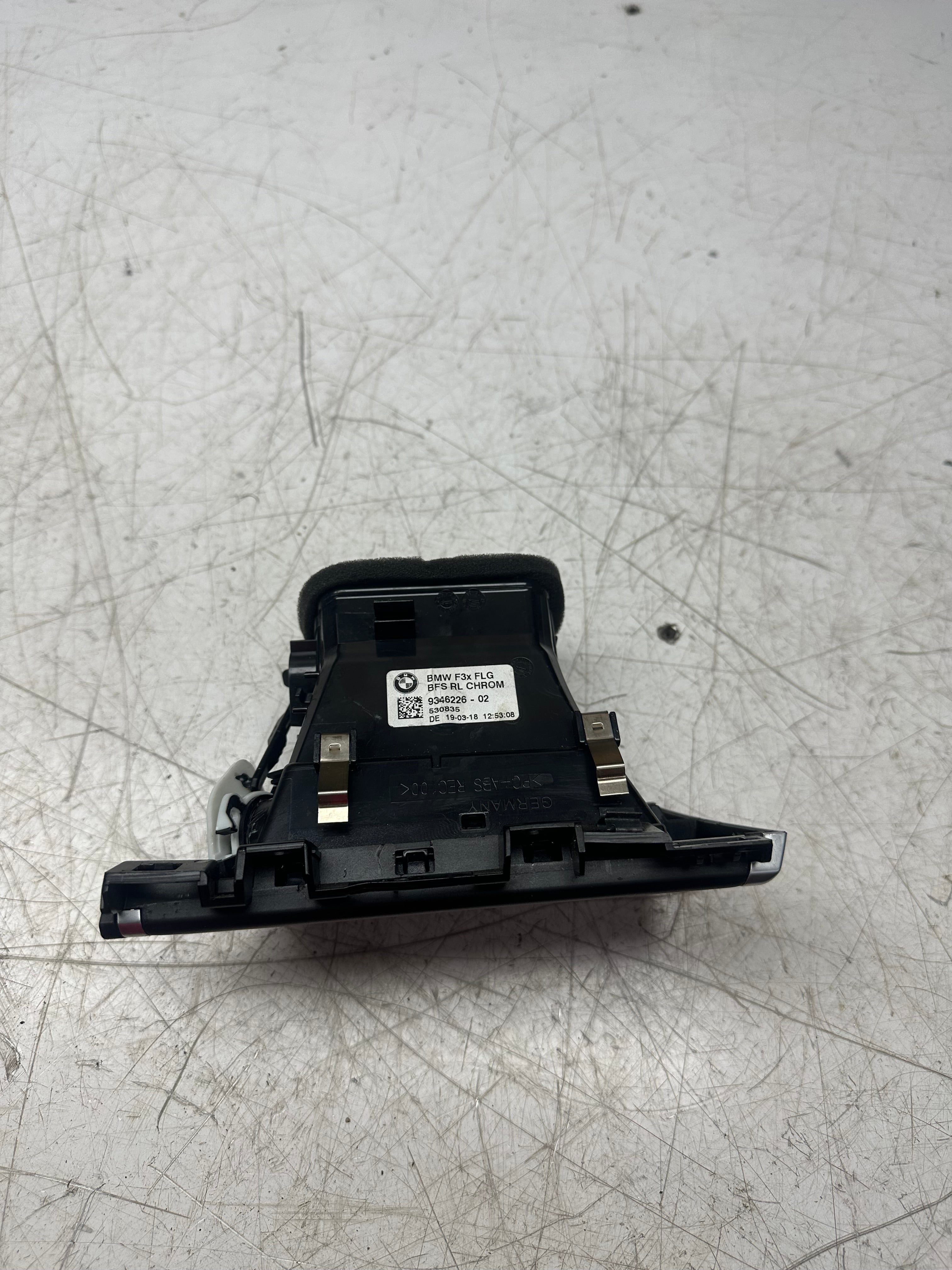 BMW 3 Series F30 LCI Passenger Side Air Vent (2015–2019)(9346226)