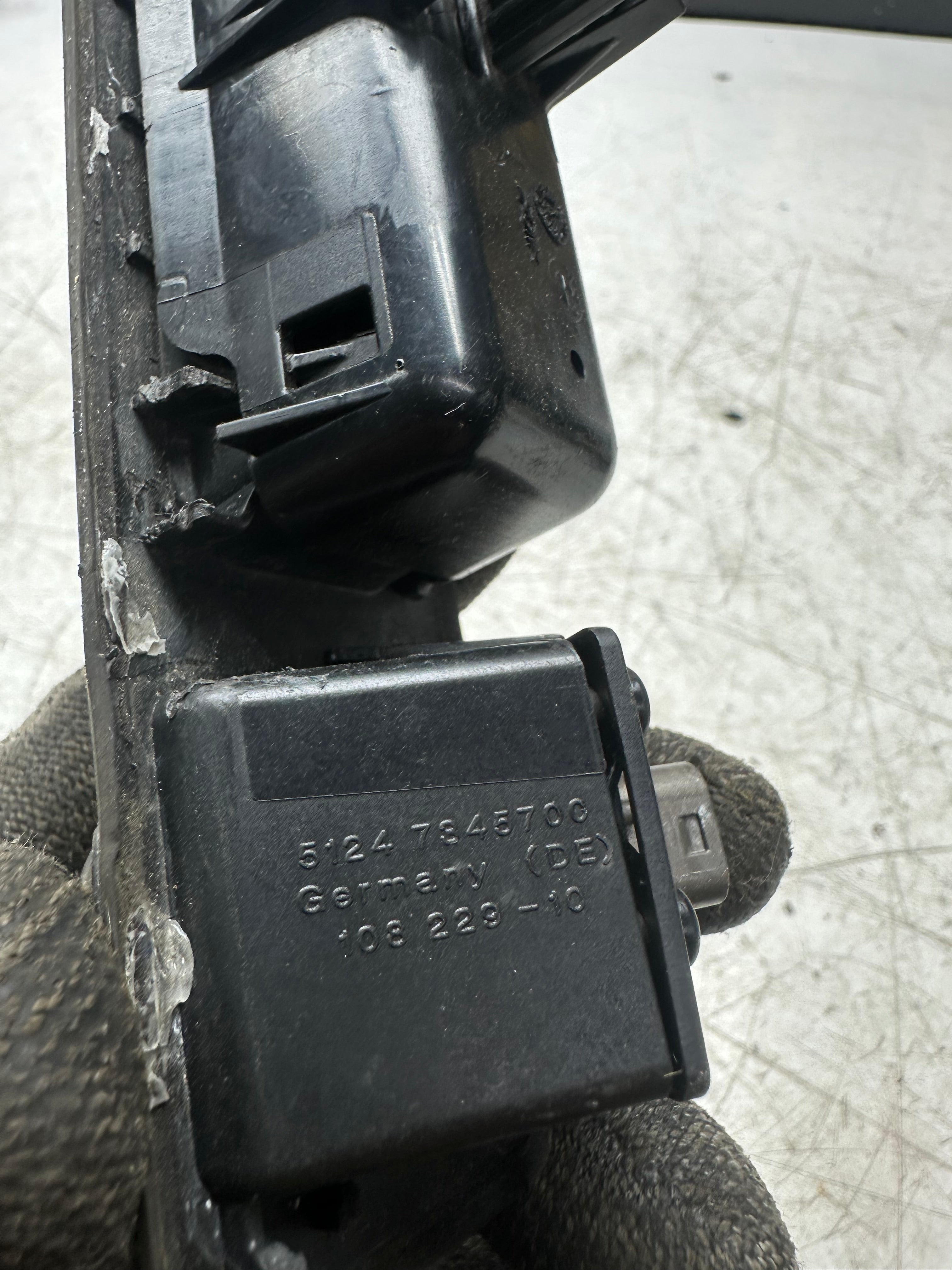 BMW X5 F15 Tailgate Boot Handle with Reverse Camera (51247345700)