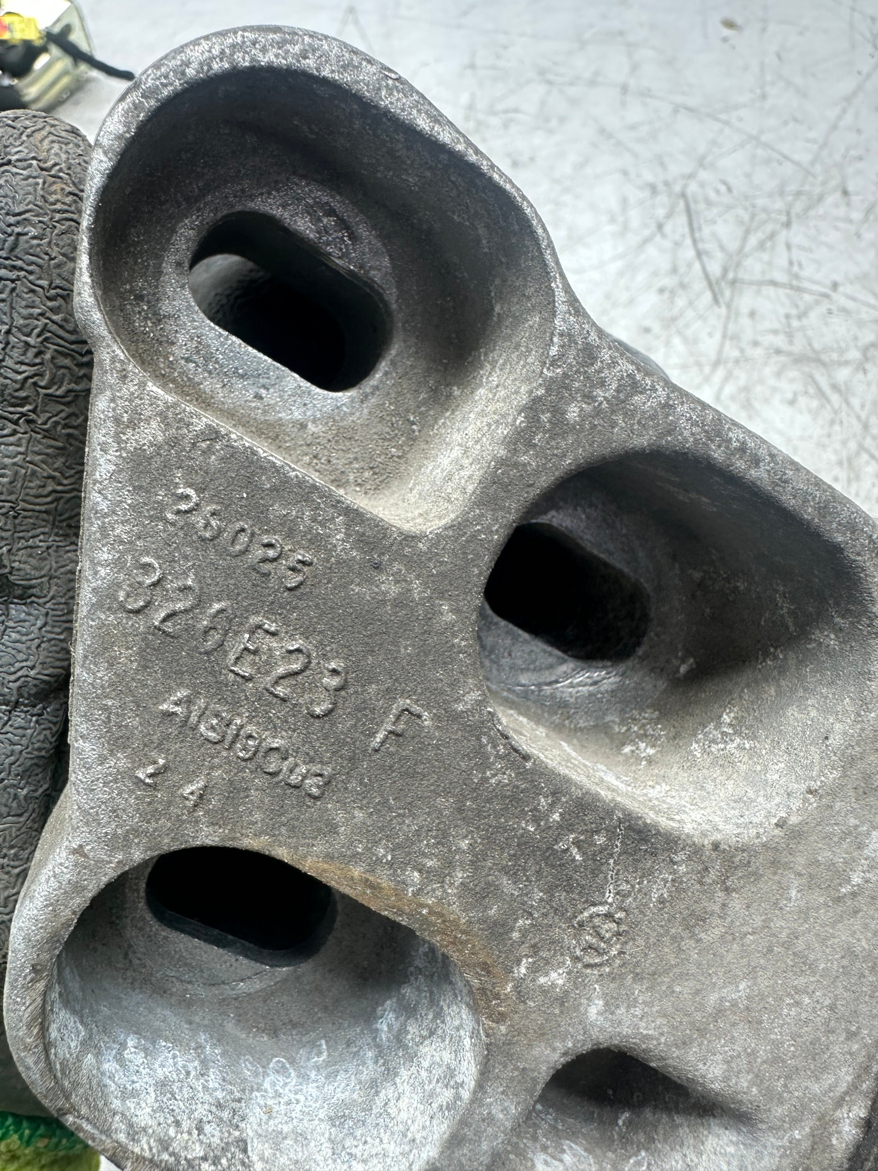 Mercedes-Benz CLA Front Left Engine Mount 26008326 –