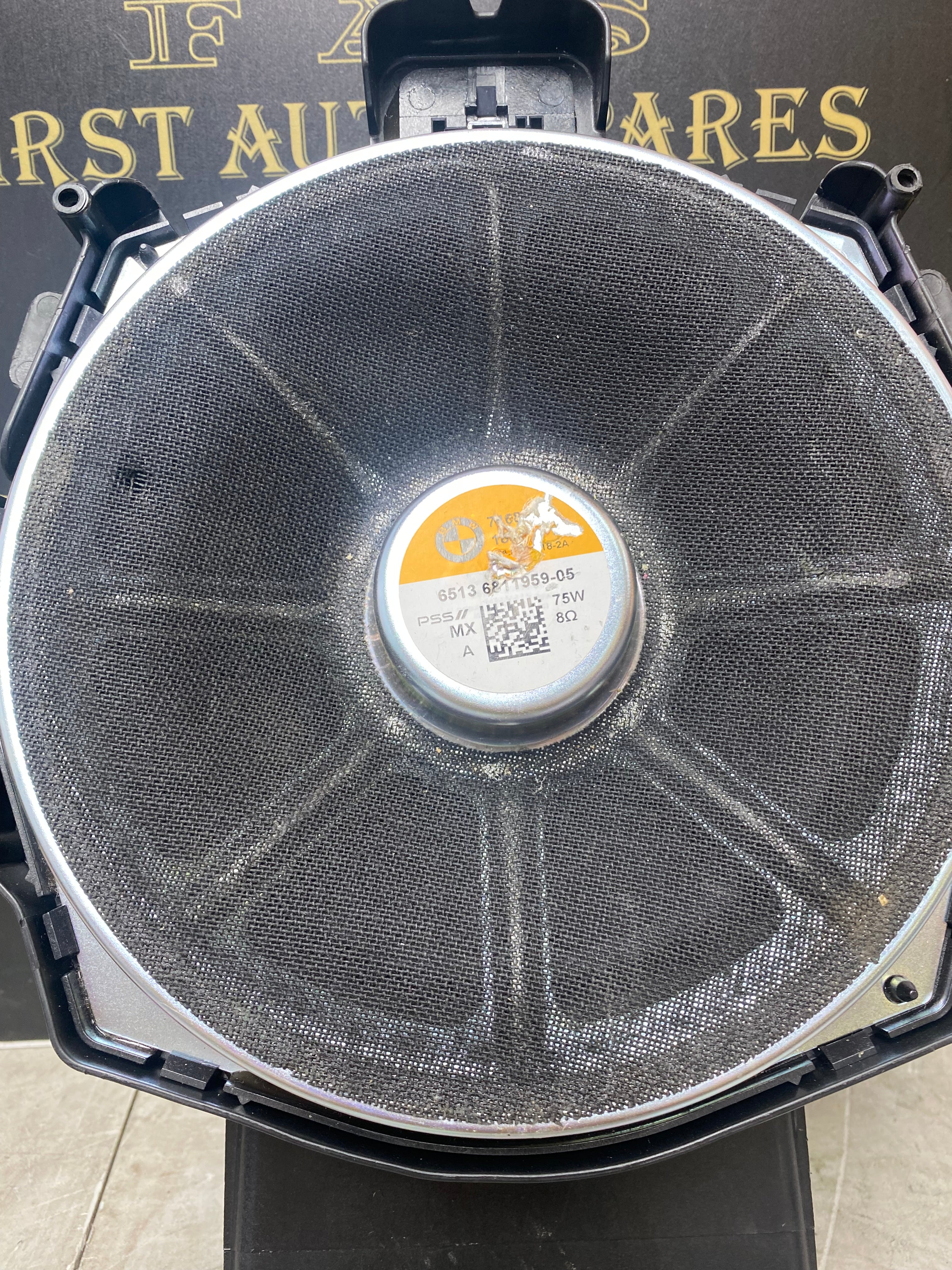 BMW X3 / X4 Subwoofer Speaker Harman Kardon 6811959