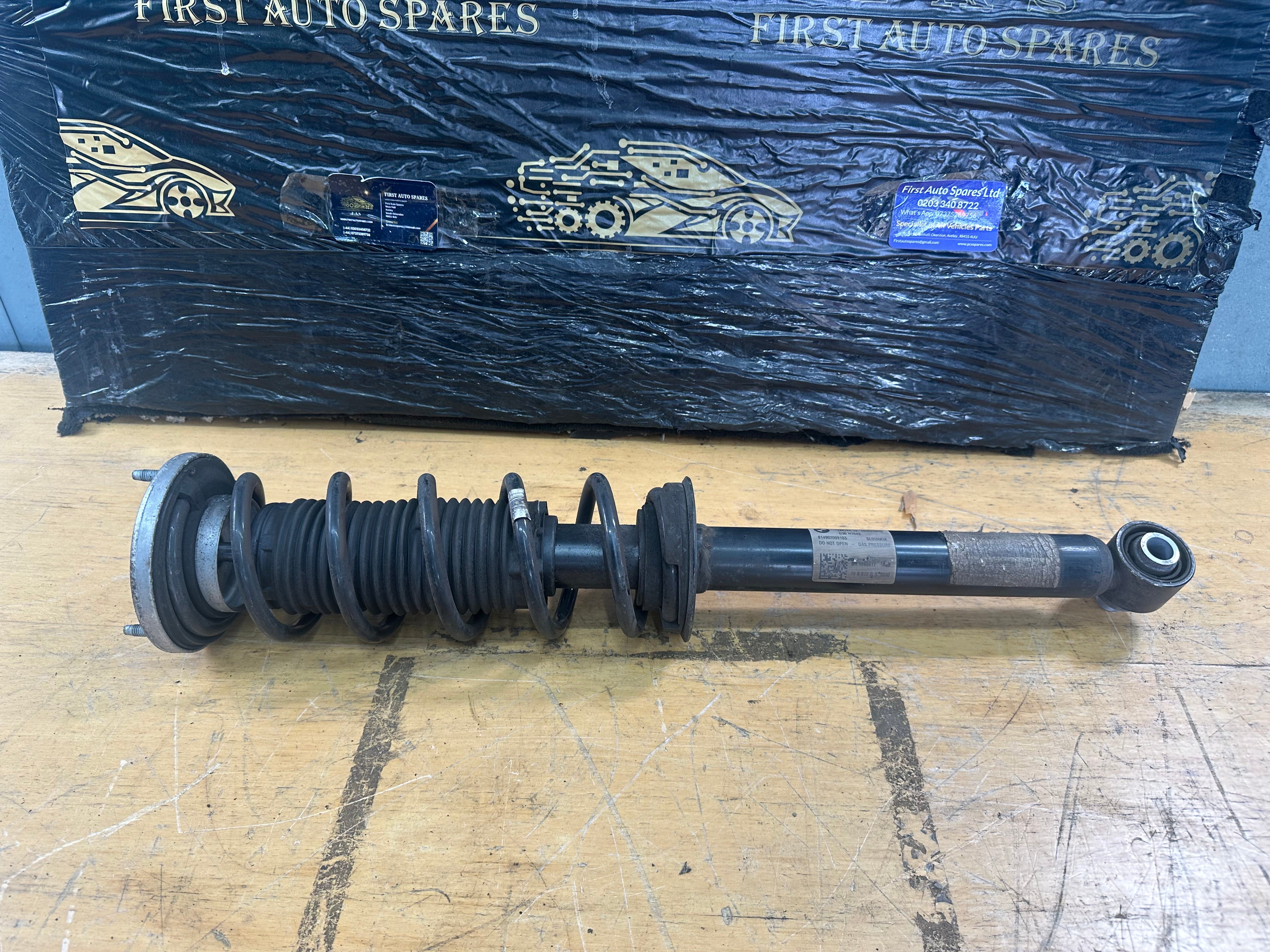 BMW 5 Series G30 Rear O/S N/S Left / Right Suspension Shock Absorber (6866617 02)