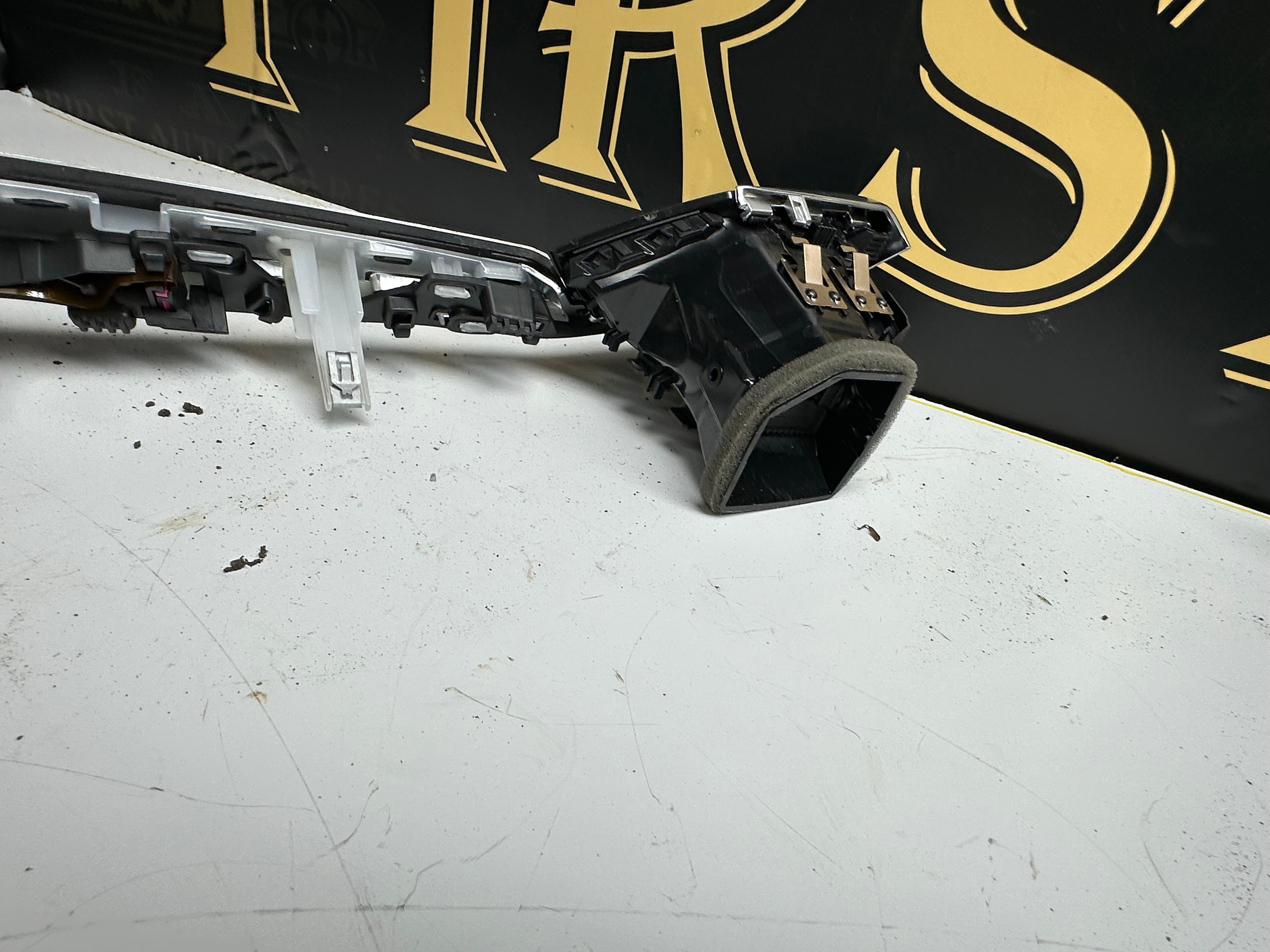 BMW 3 G20 G21 2023-24 Dashboard Glove Box Trim (9P962571809) (3036875)