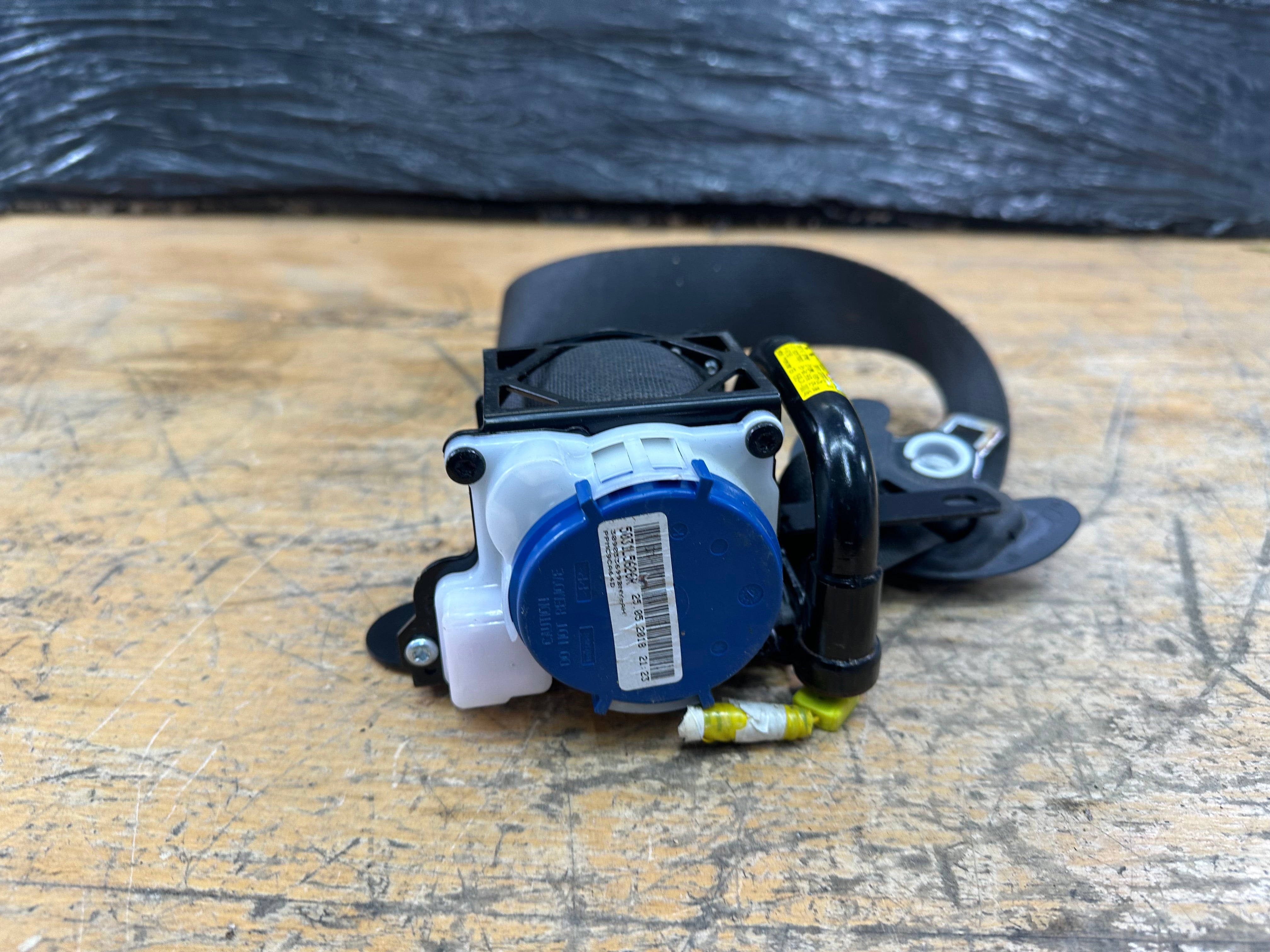 Toyota C-HR 2017-2023 Front Right Driver Side Seat Belt (73210-F4010) (1097376-AA)