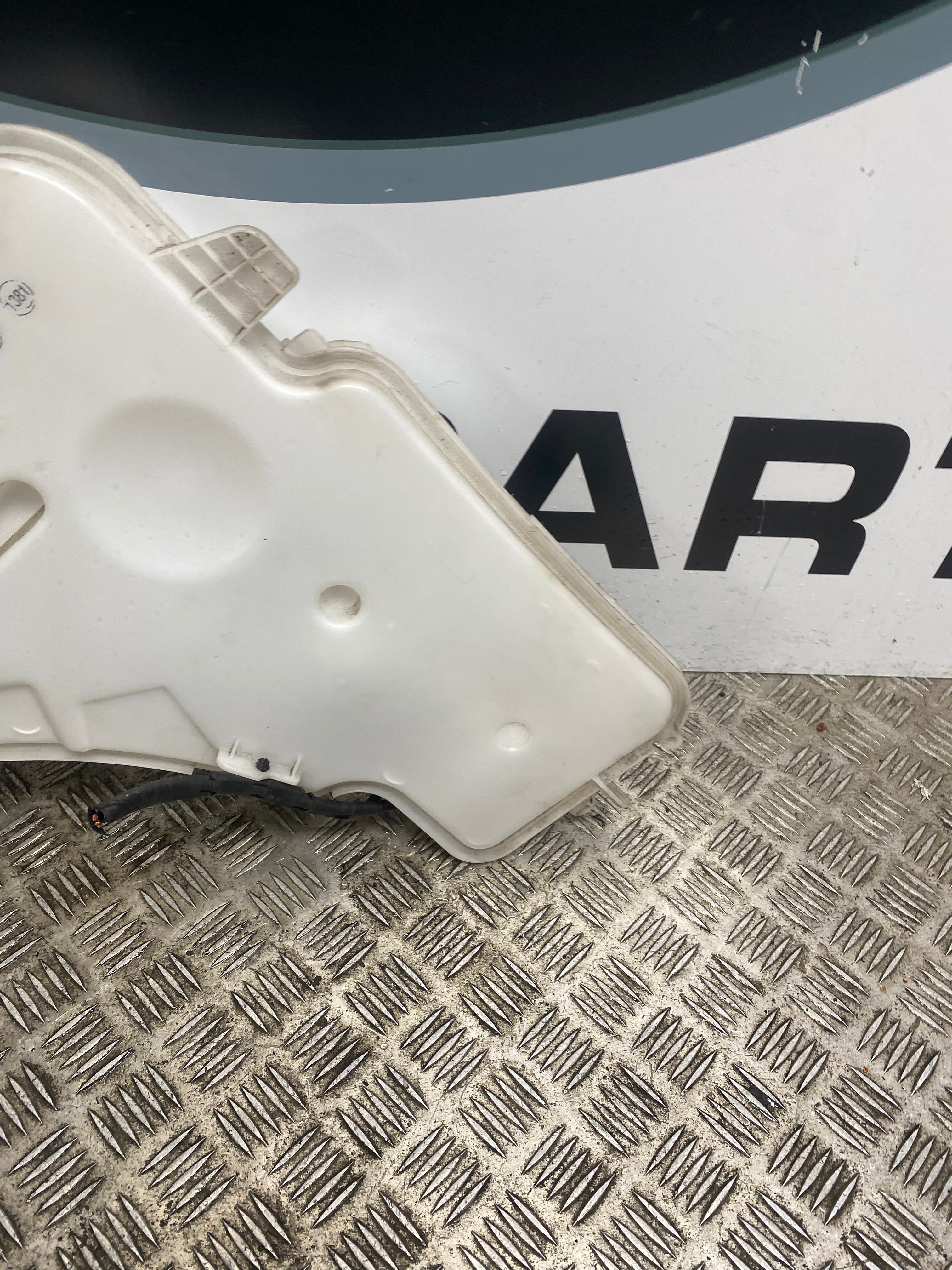 BMW 4 Series F36 Windscreen Washer Bottle & Washer Pump 2014–2021 (7241679-13)