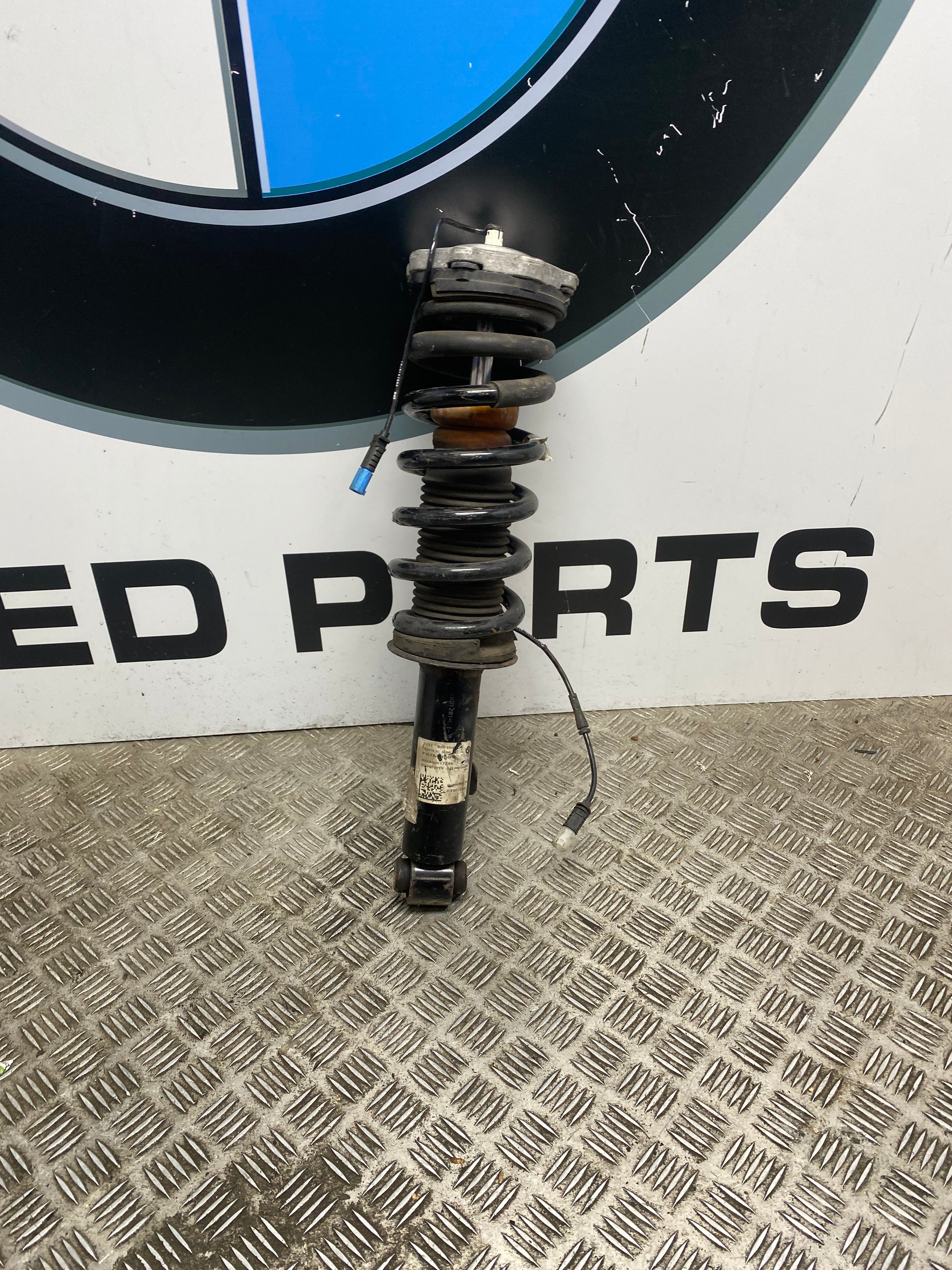 BMW X3 M F97 / X4 M F98 Rear Left VDC Shock Absorber Damper Strut Spring 2019–Present (8067507)
