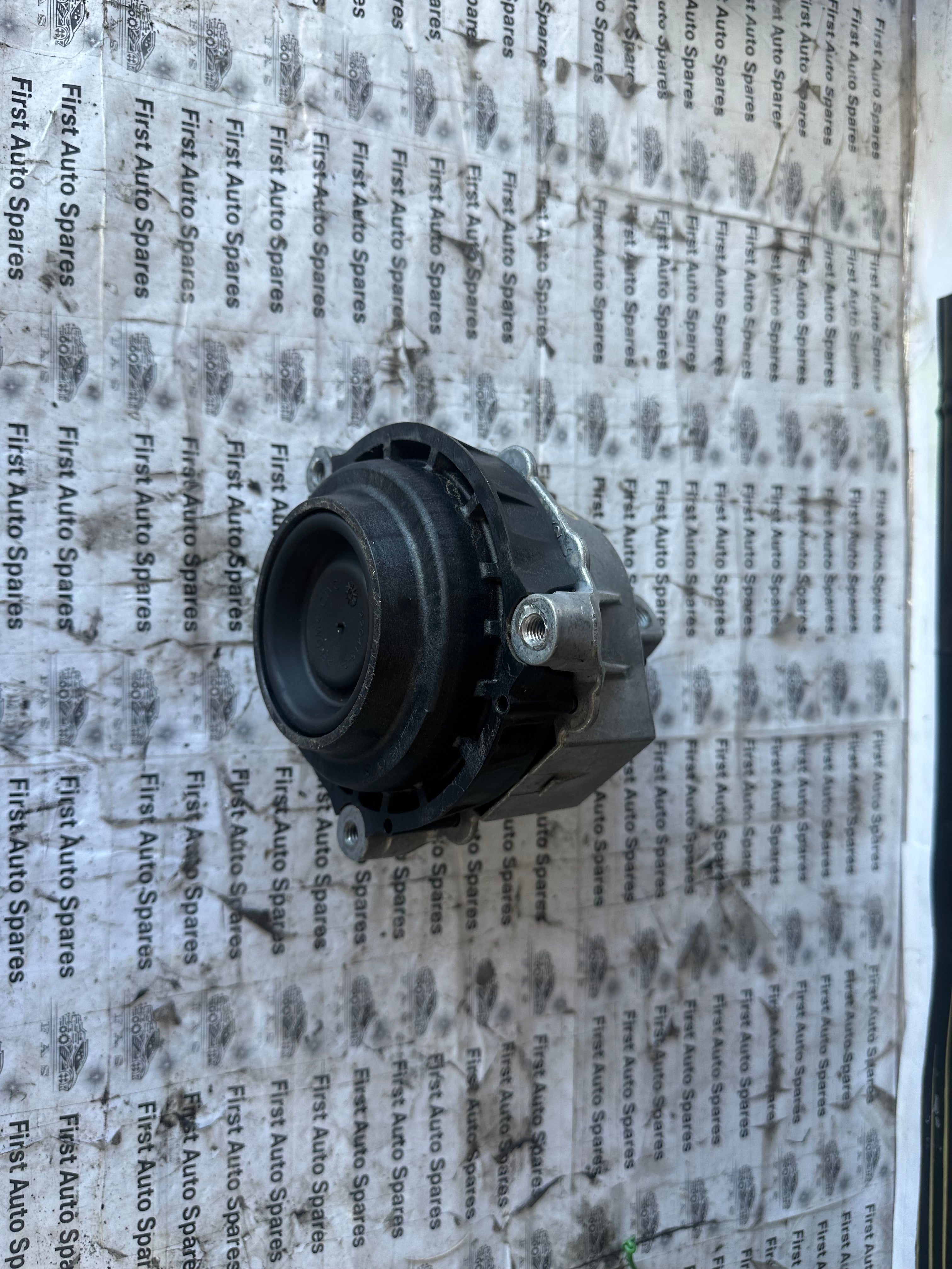 BMW 3 Series G20 G21 Driver’s Right Side Engine Mount (7581618-02)