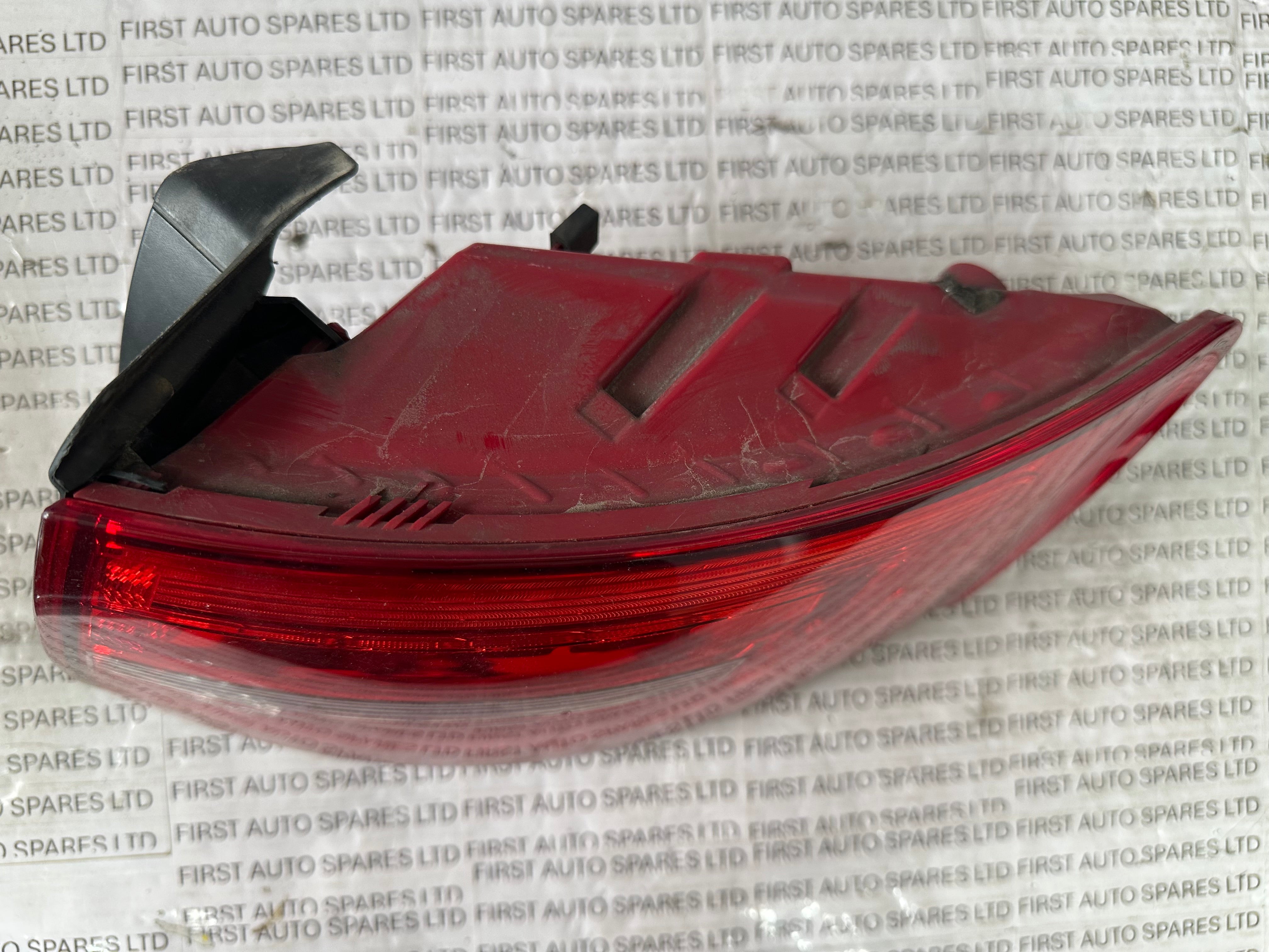 Audi A4 2015 Right Rear Tail Light (8K9 945 096 D)