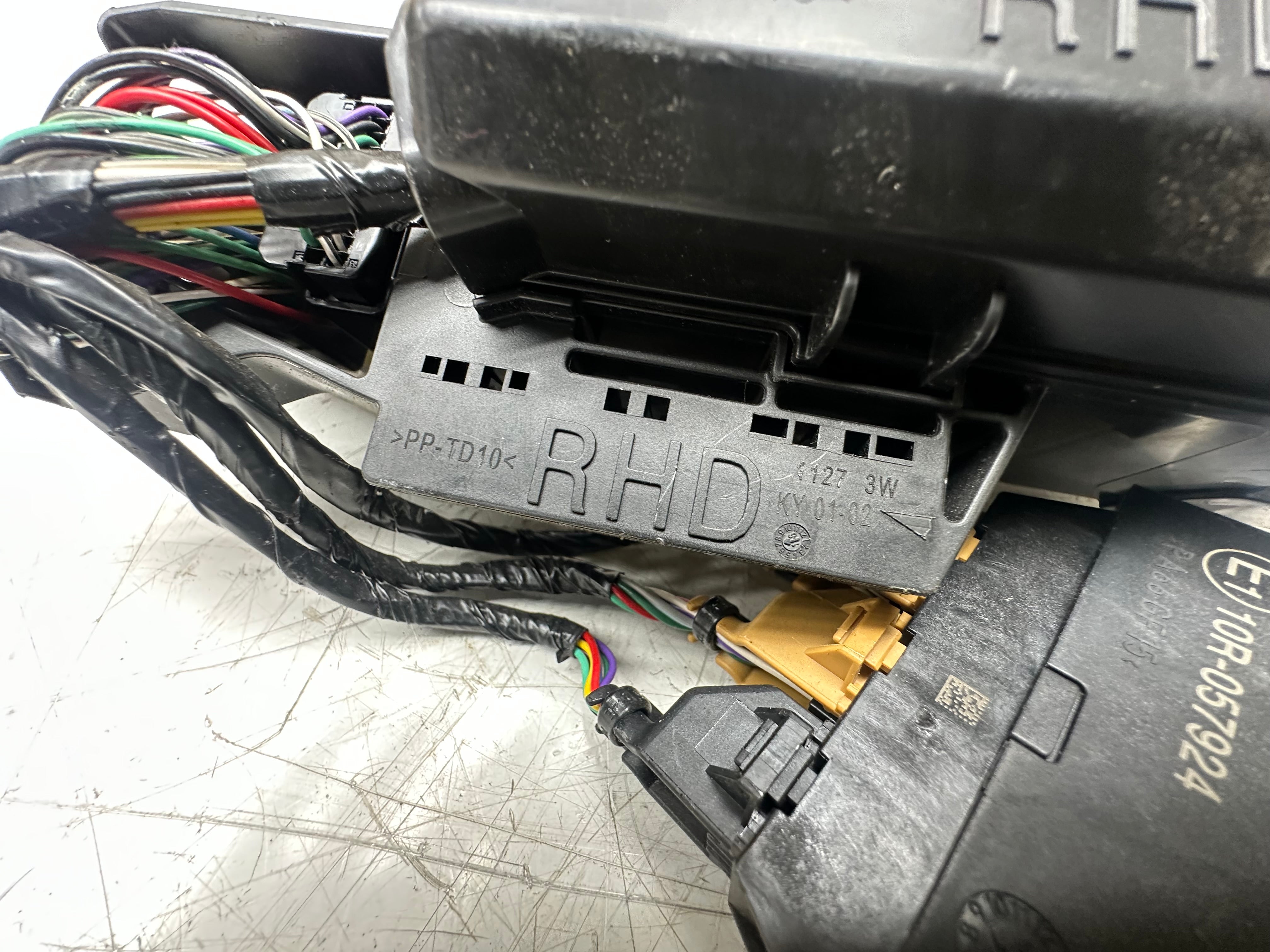 Toyota C-HR 2016-23 Parking Assist Control Unit (89340F4010) Hybrid Fuse Box (71547922)