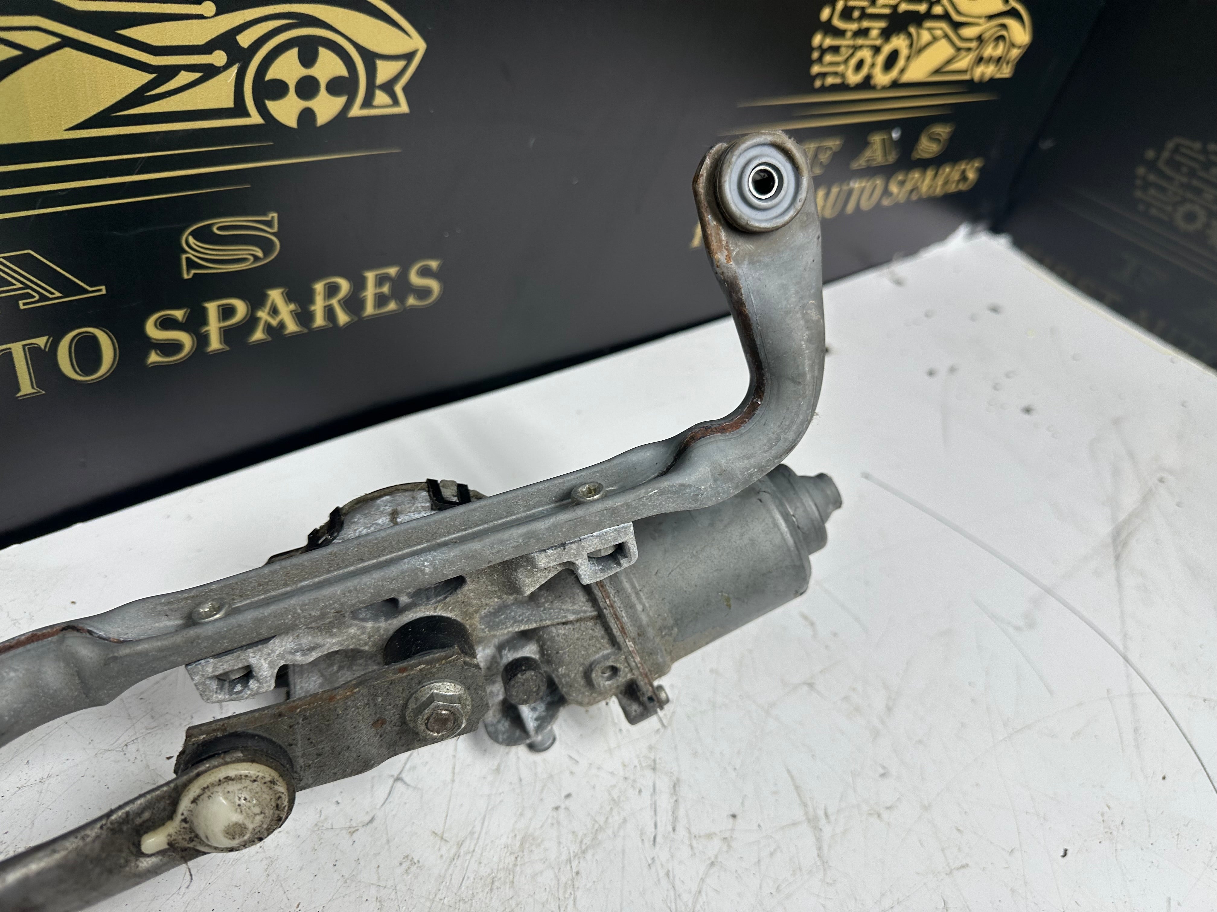 Toyota Yaris 2019 Front Wiper Motor & Linkage (85110-0D200) (159300-4124)