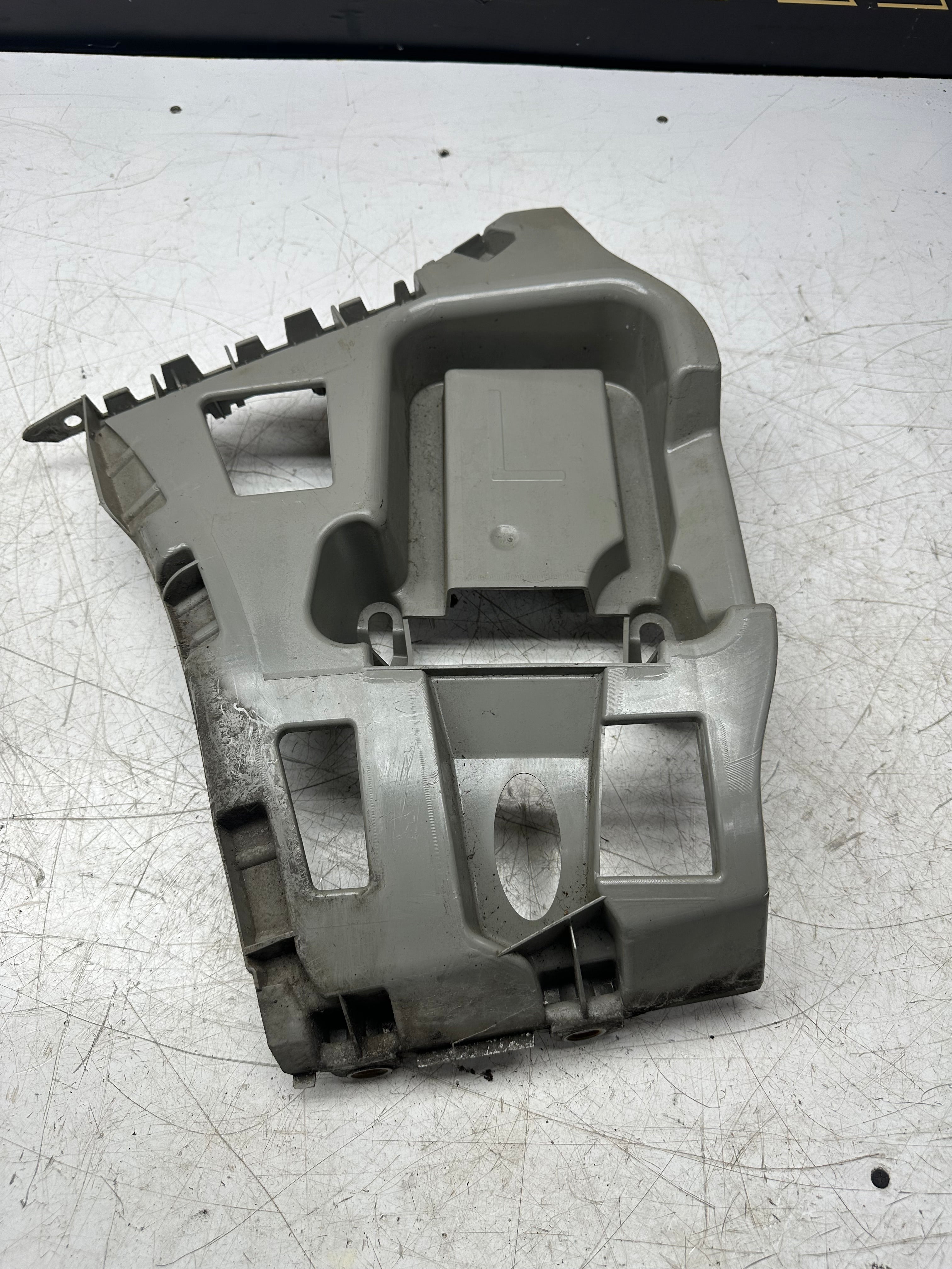 BMW 1 Series F20/F21 Rear Left Bumper Bracket (M Sport Models) (2015–2019)(8063451)