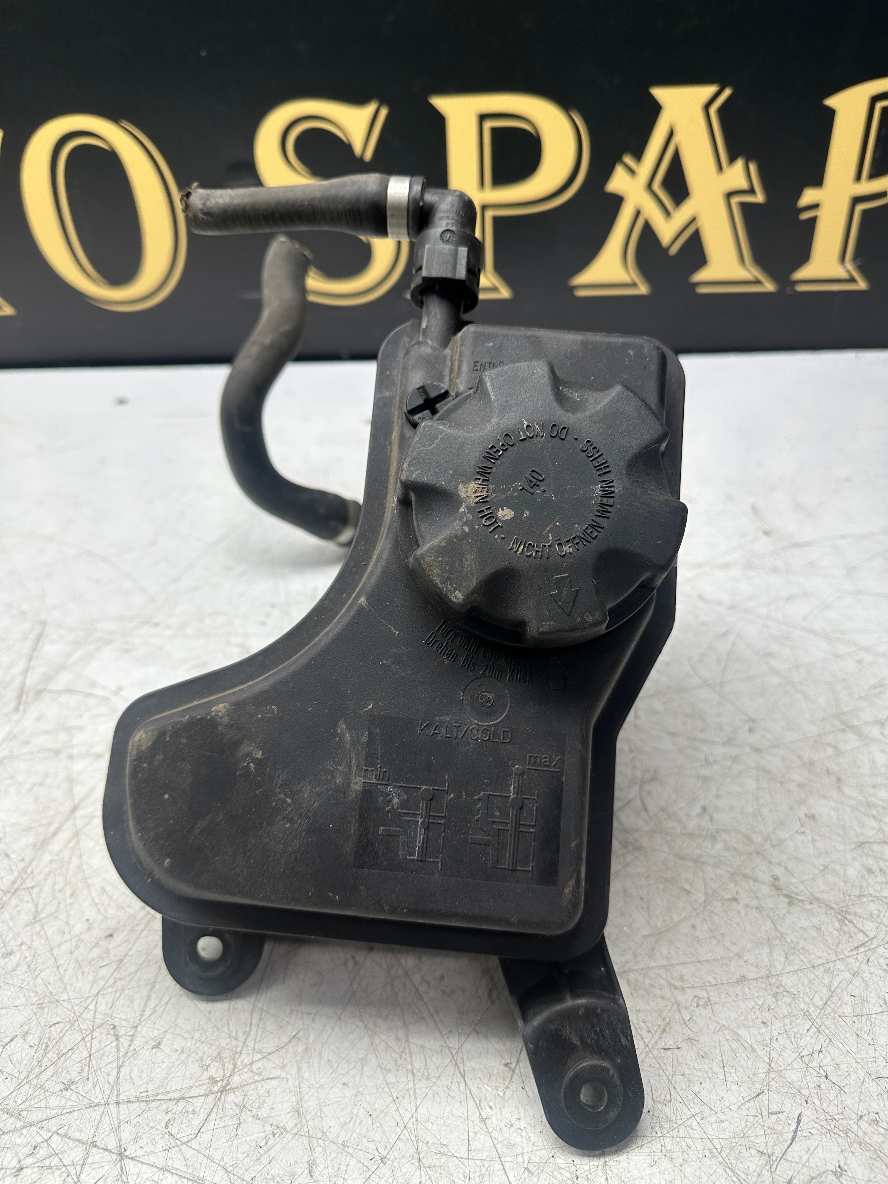 BMW 3 Series F30 Diesel Engine Coolant Expansion Tank (2011–2019)(781059202)