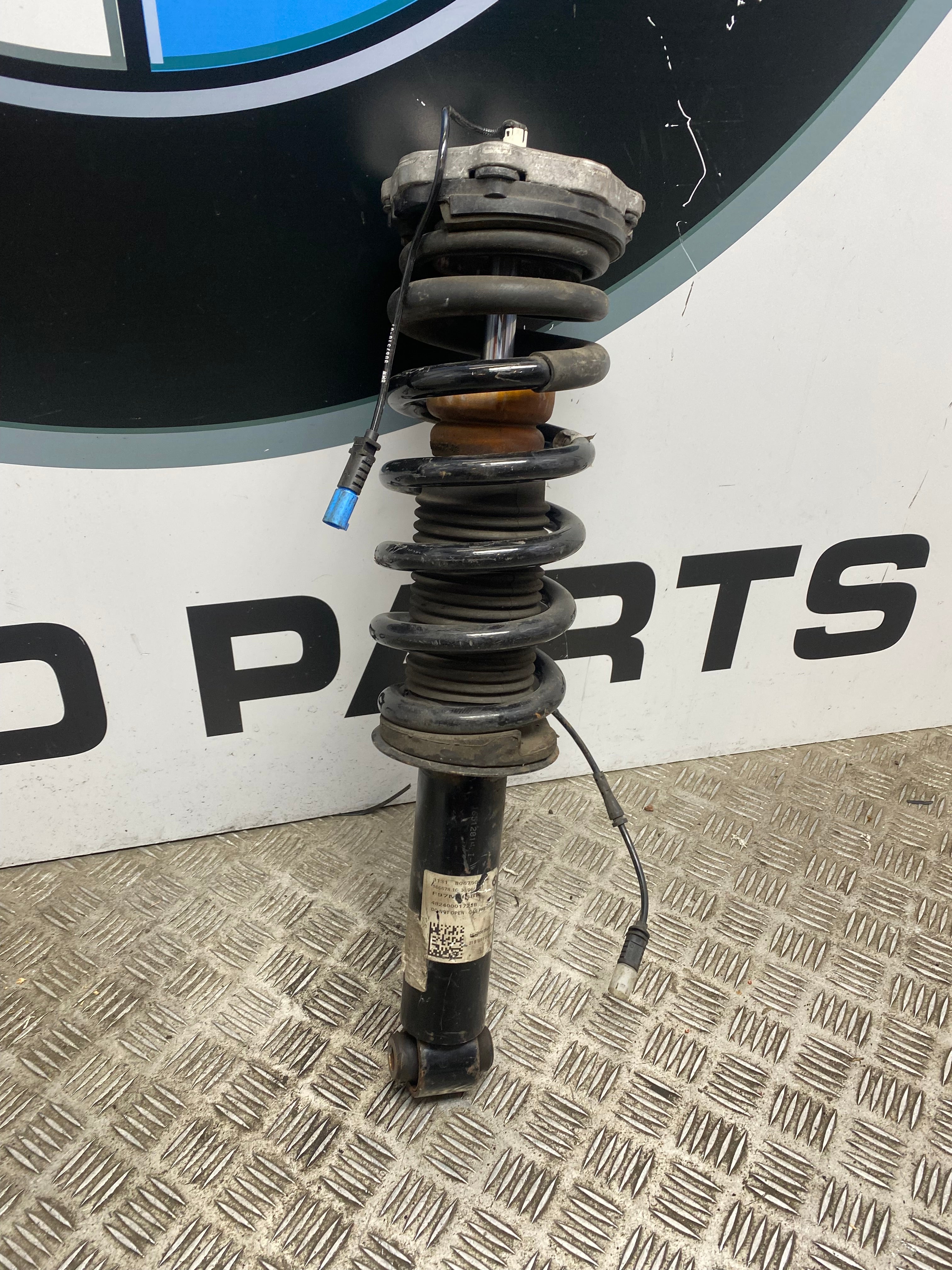 BMW X3 M F97 / X4 M F98 Rear Left VDC Shock Absorber Damper Strut Spring 2019–Present (8067507)