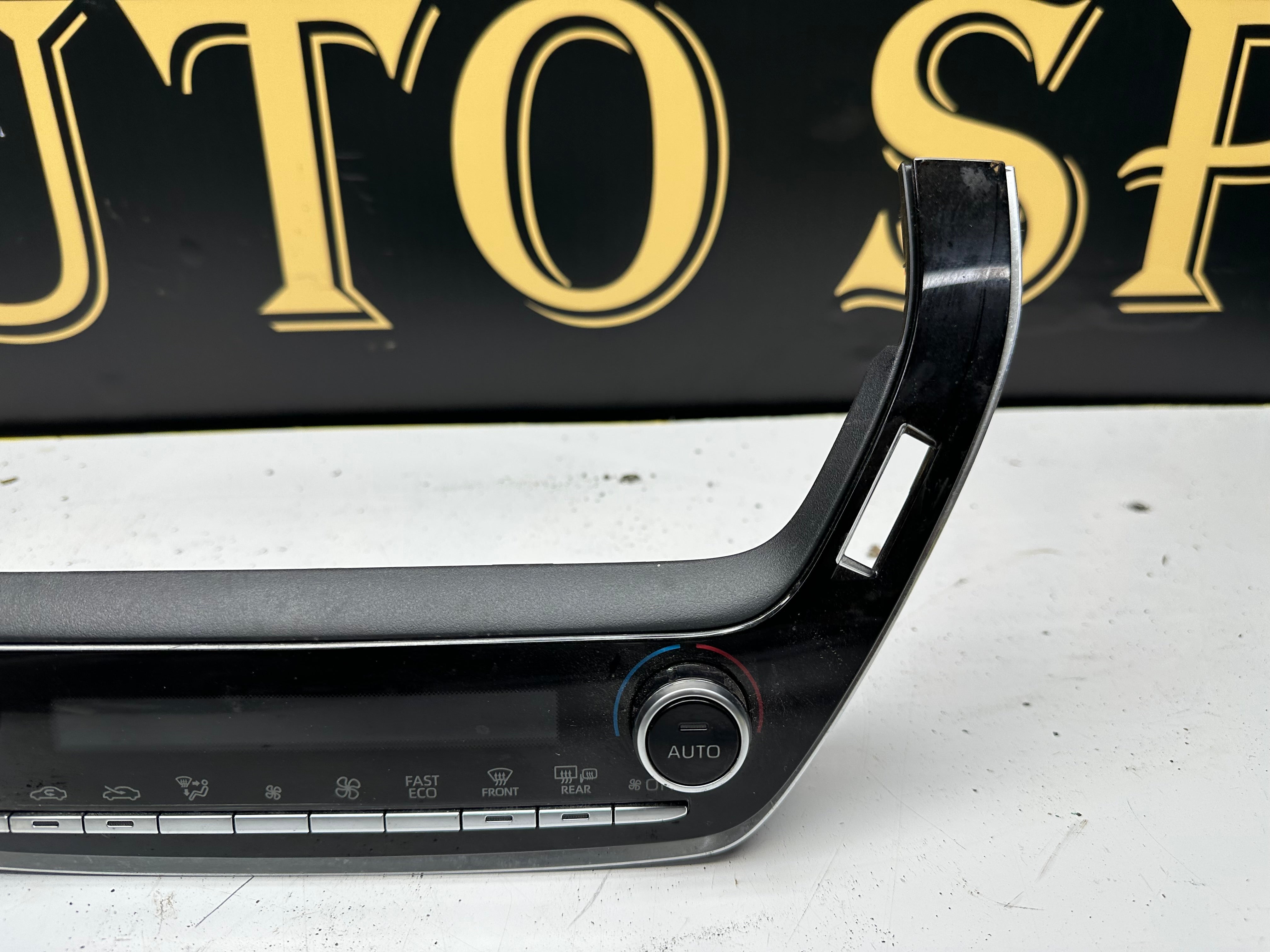 Toyota Corolla 2019-2022 Interior Heater Controls (AC Type) (55900-02E20) (735-720)