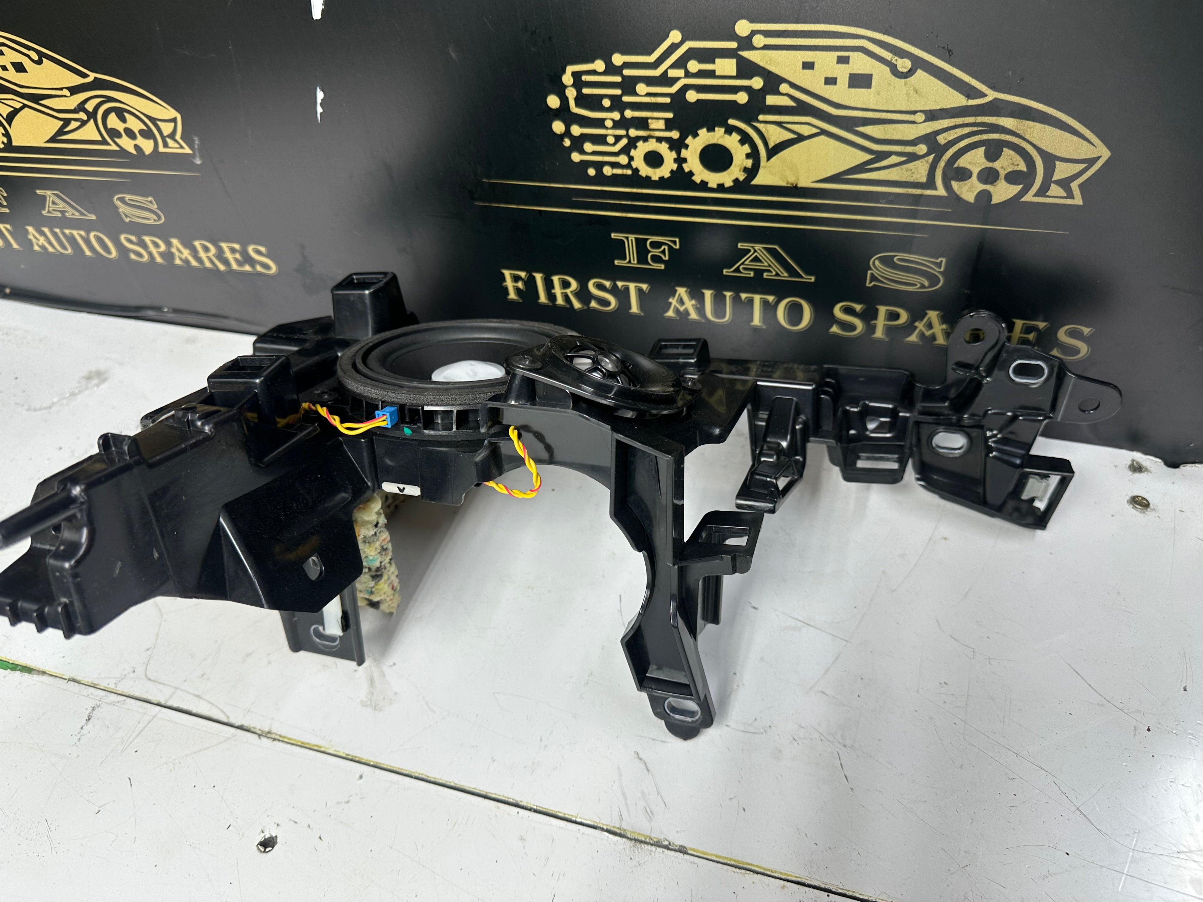 BMW 4 Series F36 Rear Stand Trunk Left Side (51477309529)