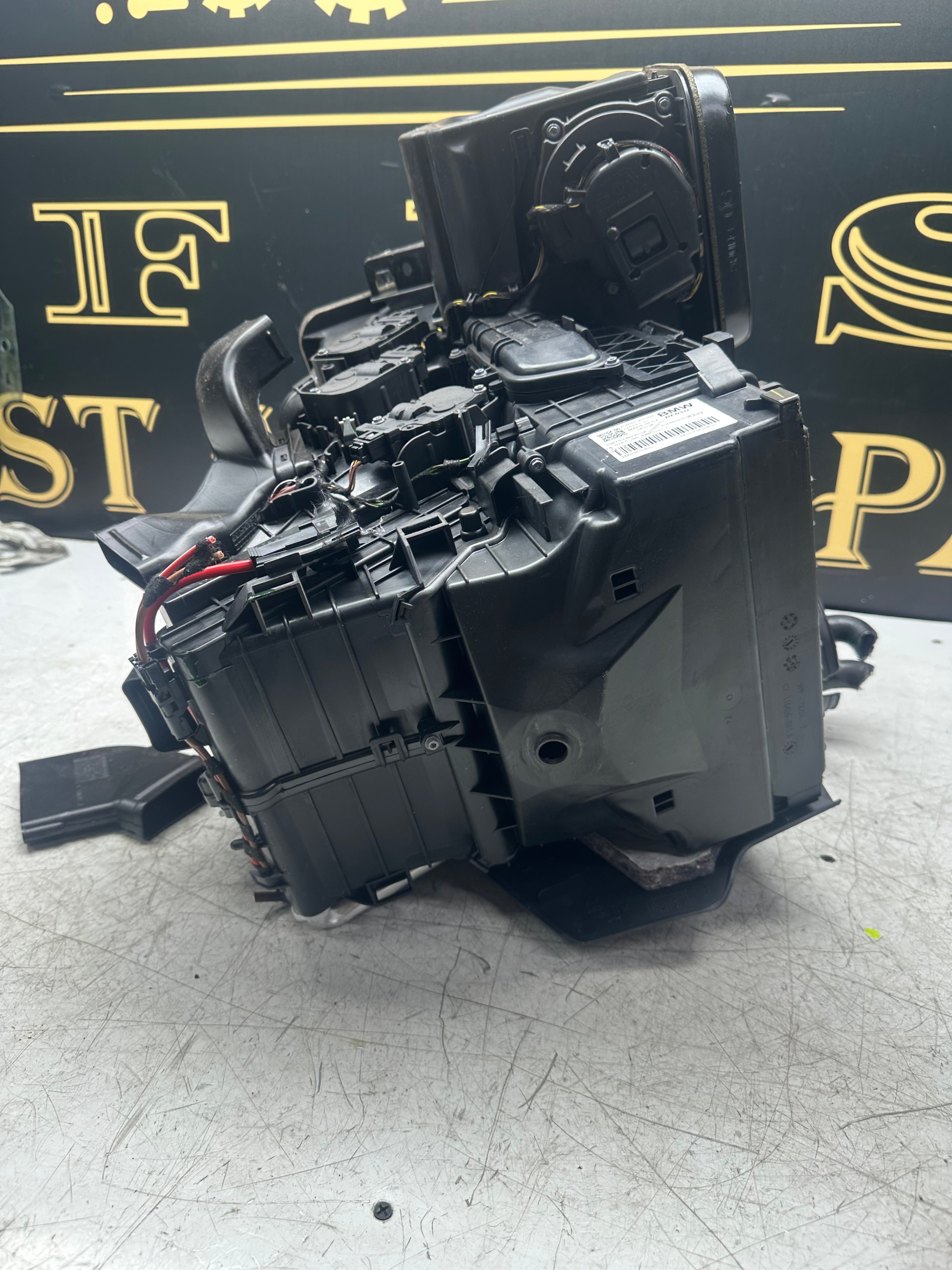 BMW F48/ MINI F60 Heater Box Housing Unit with Blower Motor 9383118 / 9263409