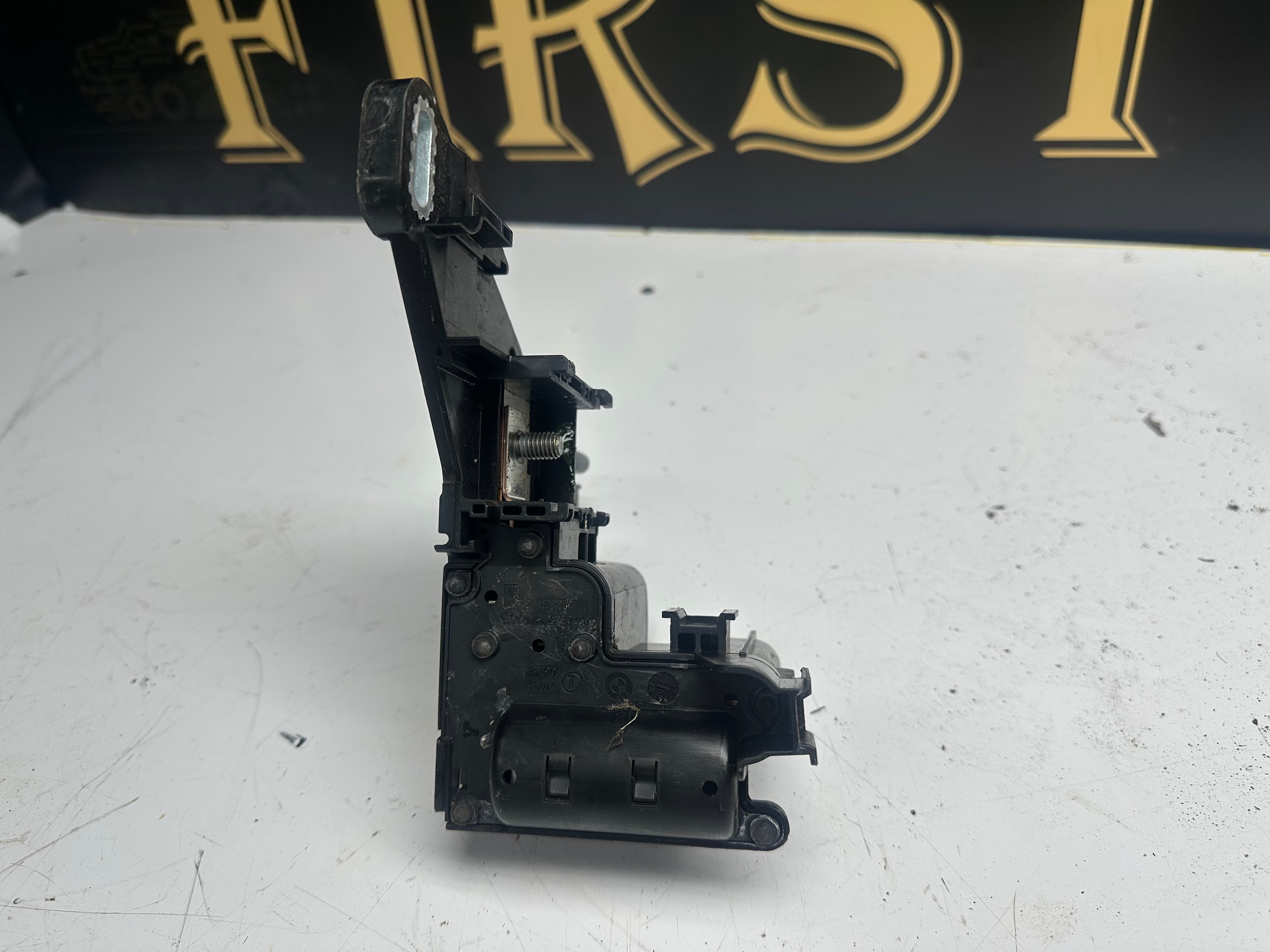 BMW 3 Series EXTERNAL IGNITION DISTRIBUTOR (V5 935615801)