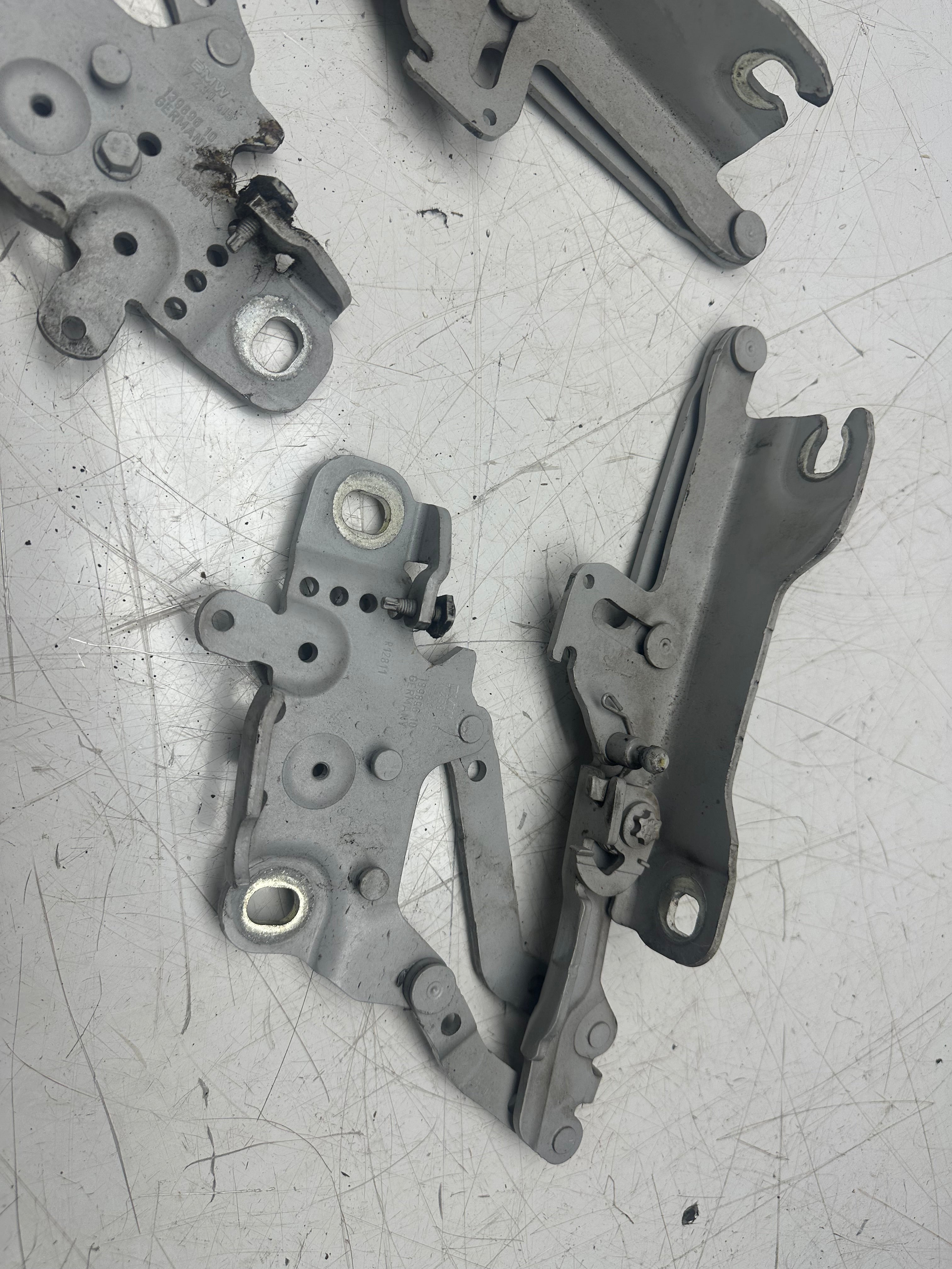BMW 3 Series Both Bonnet Hinges Set Right & Left (139896 10) (7239415) (7239416)