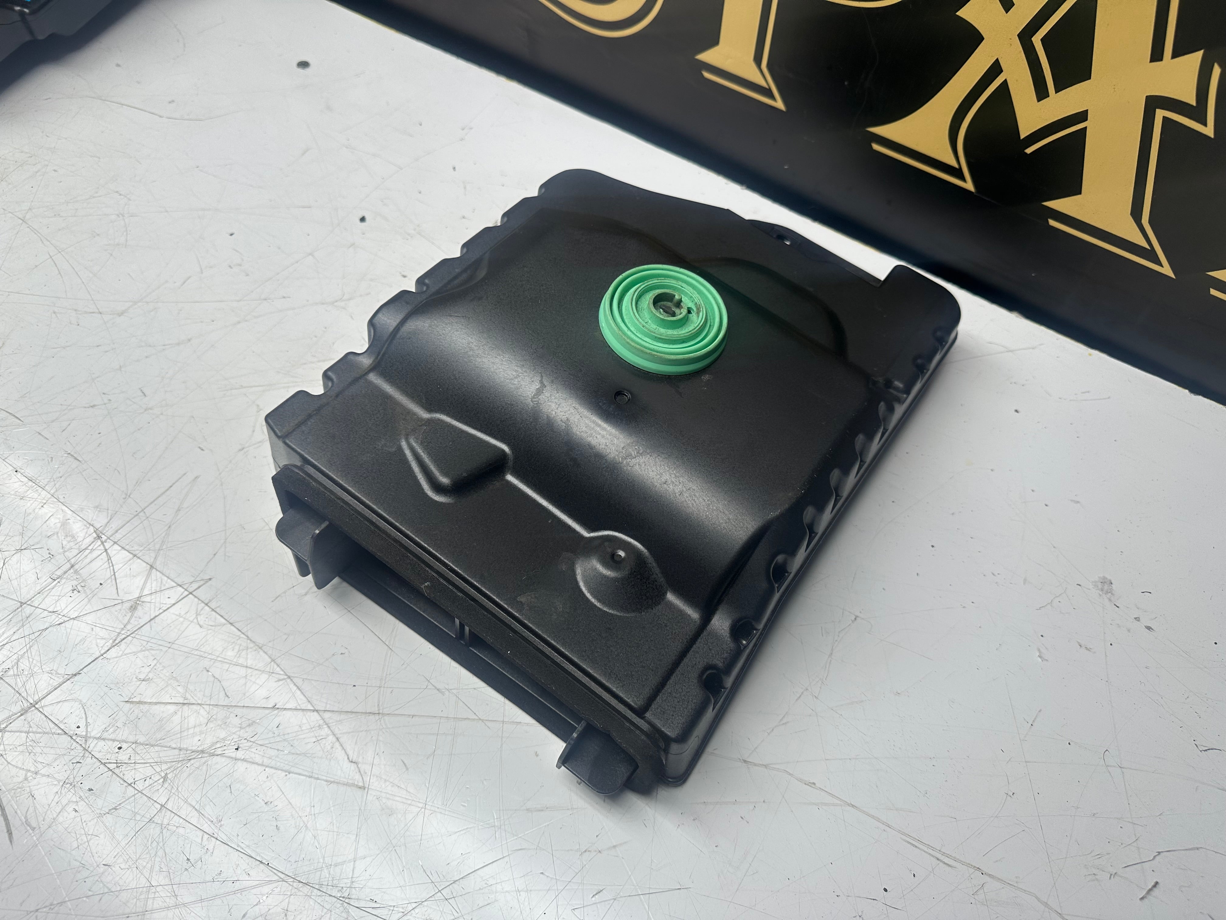 BMW 4 Series Harman Kardon Subwoofer Speakers Set (65139210151-04) (65139210152-04)