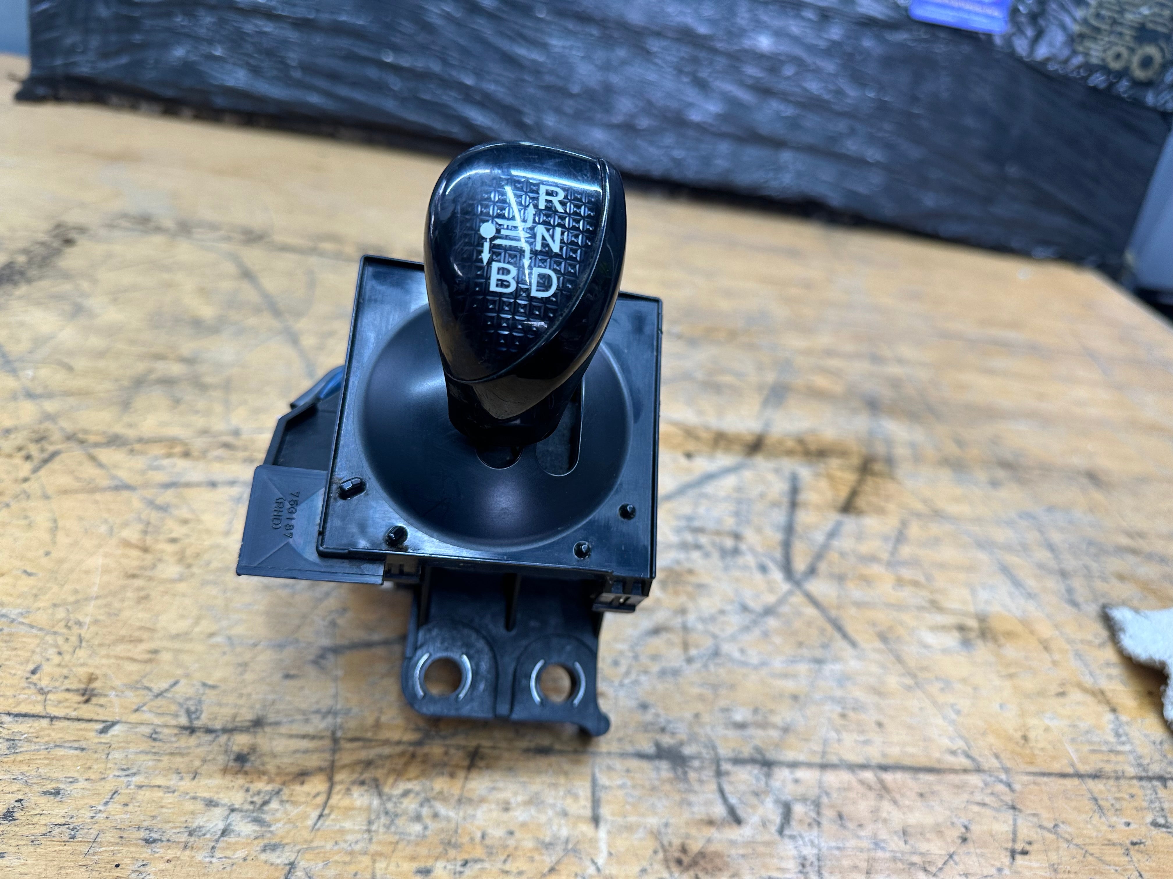 Toyota Auris 2012–2018 Automatic Gear Selector (75C182-RHD)