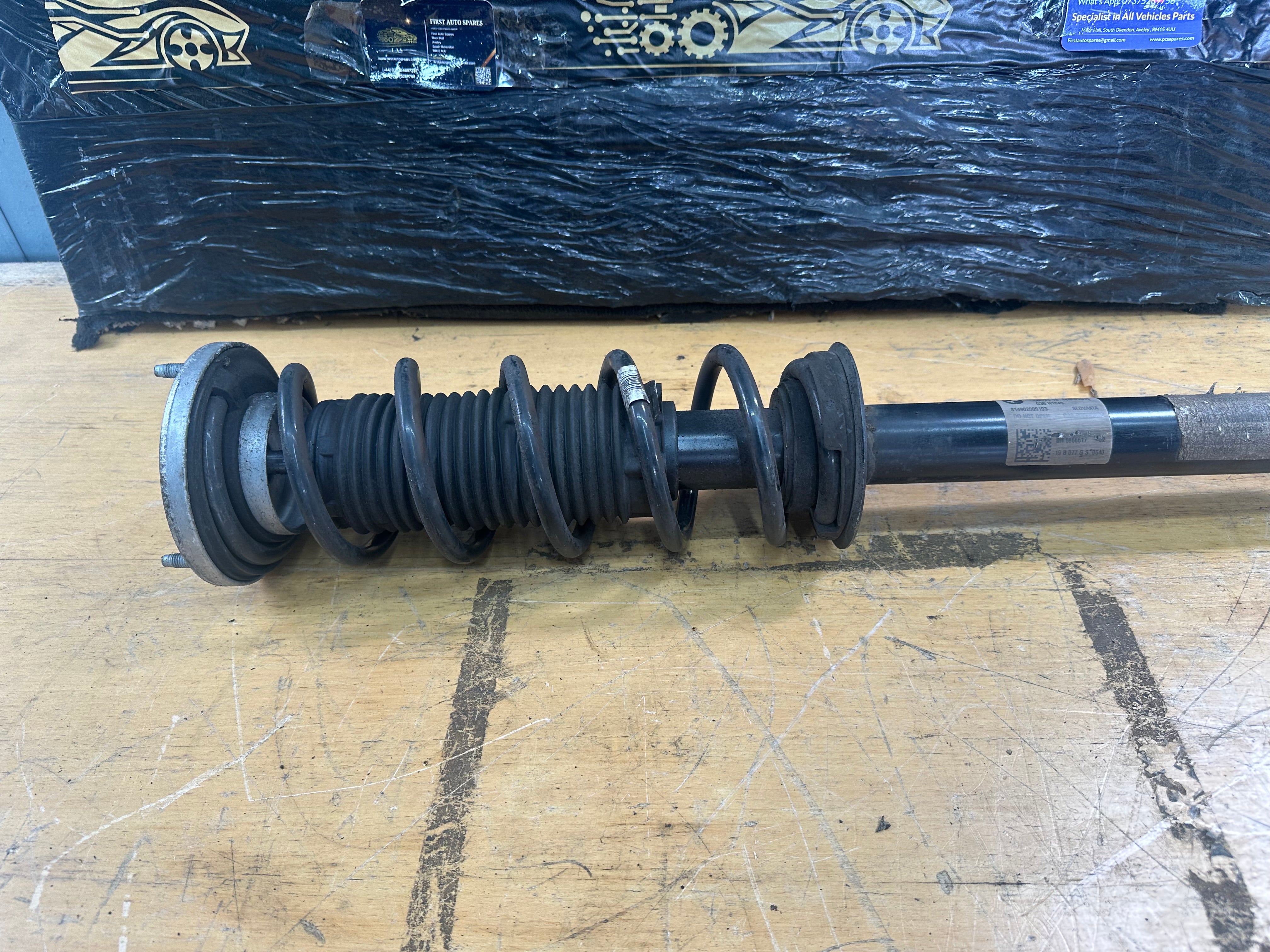 BMW 5 Series G30 Rear O/S N/S Left / Right Suspension Shock Absorber (6866617 02)