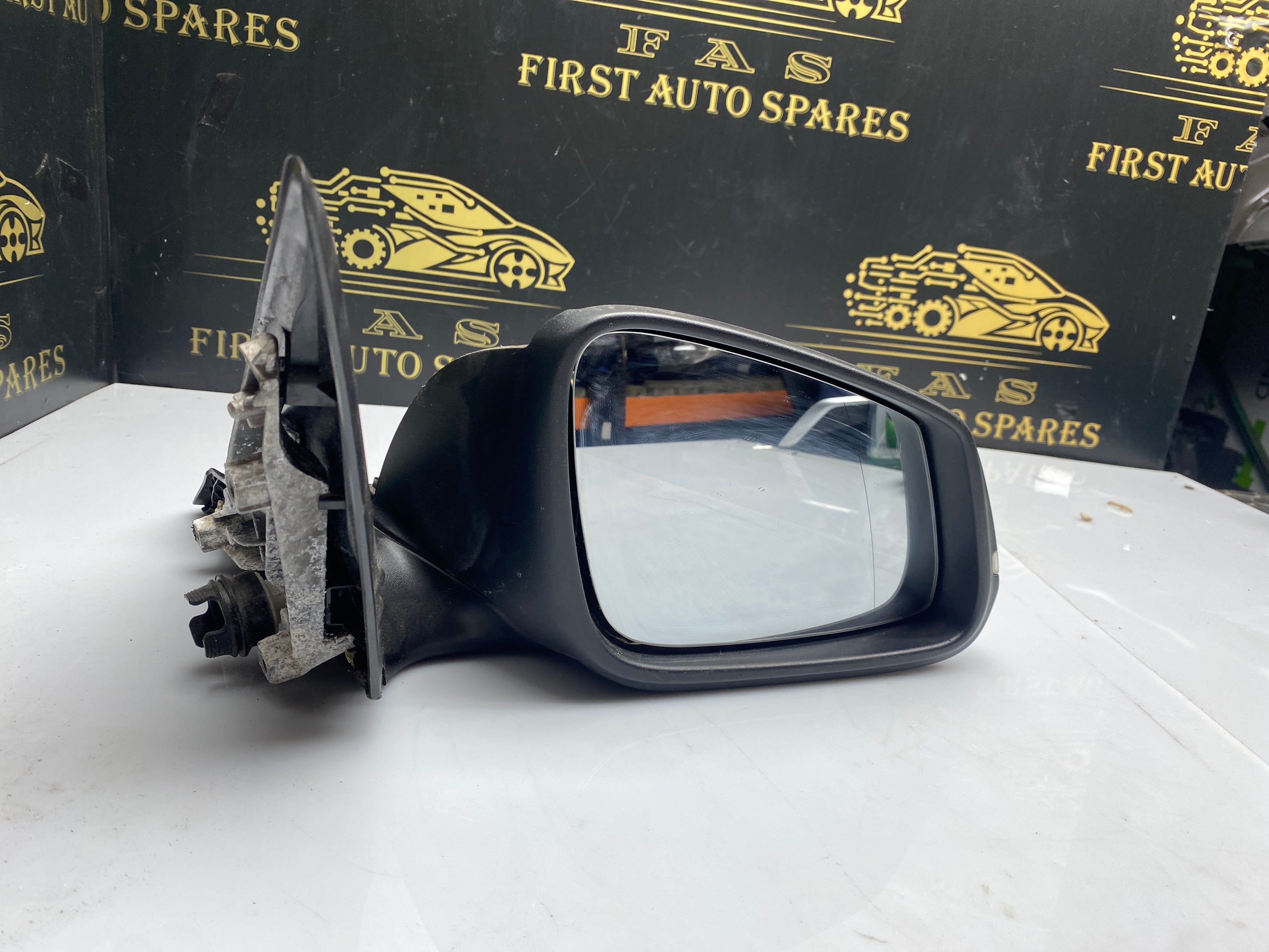 BMW 1 Series F20 SE Right Driver Side Manual Wing Mirror 2011–2019 (7242704)