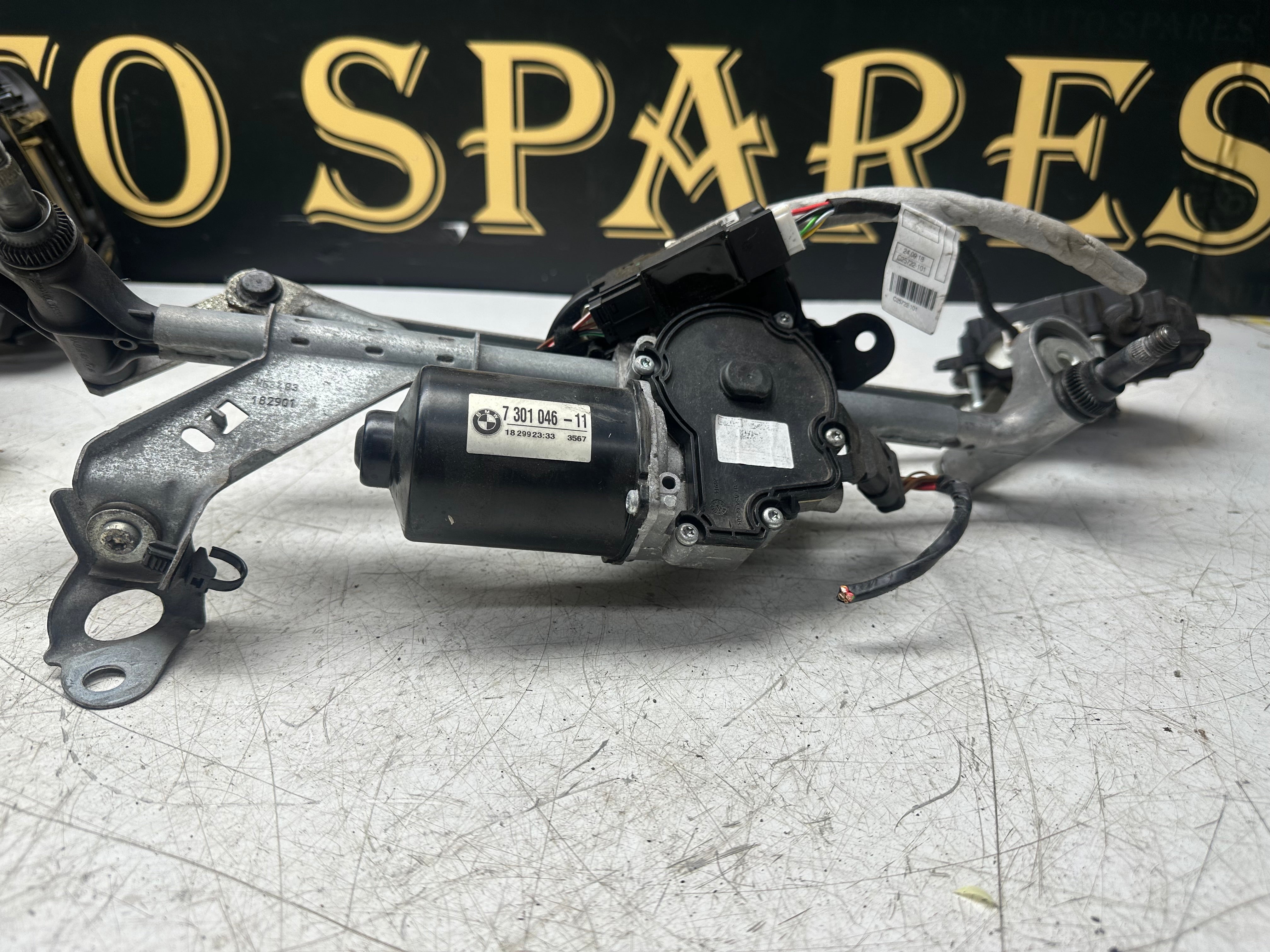 BMW 2 SERIES WIPER MOTOR & LINKAGE FRONT 7301046 ACTIVE TOURER F45 2014 - 2017