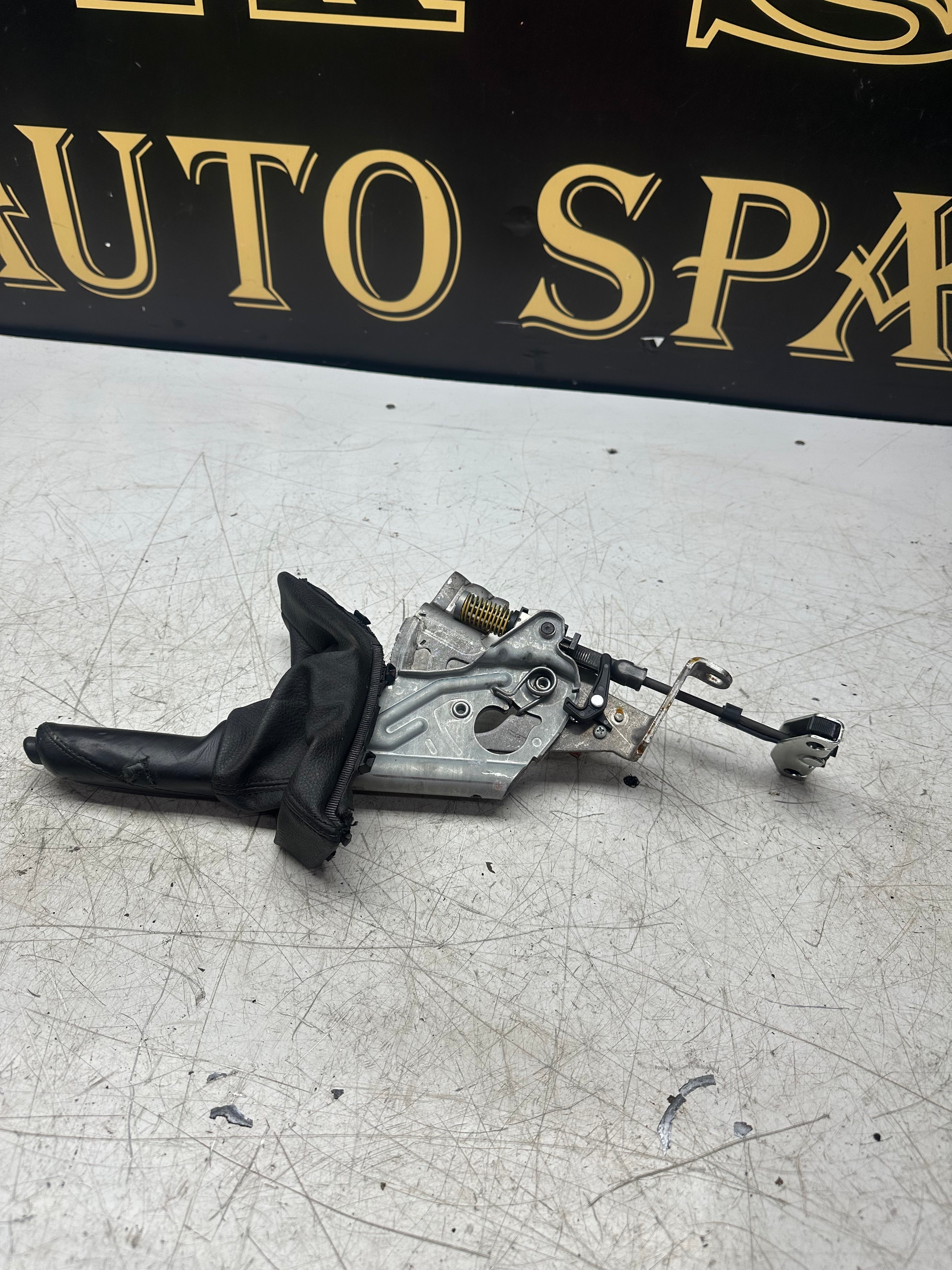 BMW 3 Series F30 Handbrake / Parking Brake Lever Mechanism (2012–2019)(6799102)