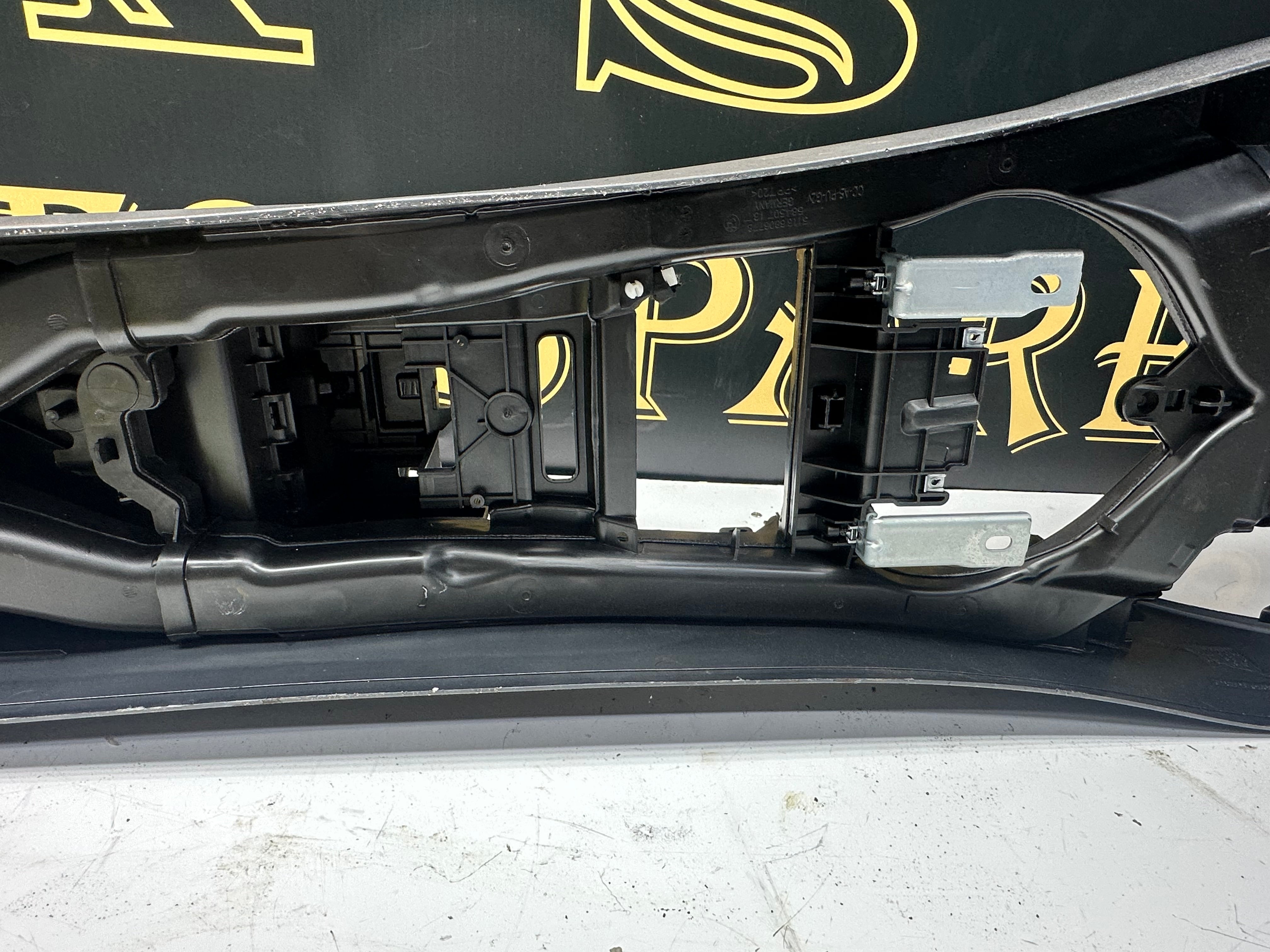 BMW 3 Series G20 G21 G28 2018-2024 Centre Console (106038715C) (5116 6806778)