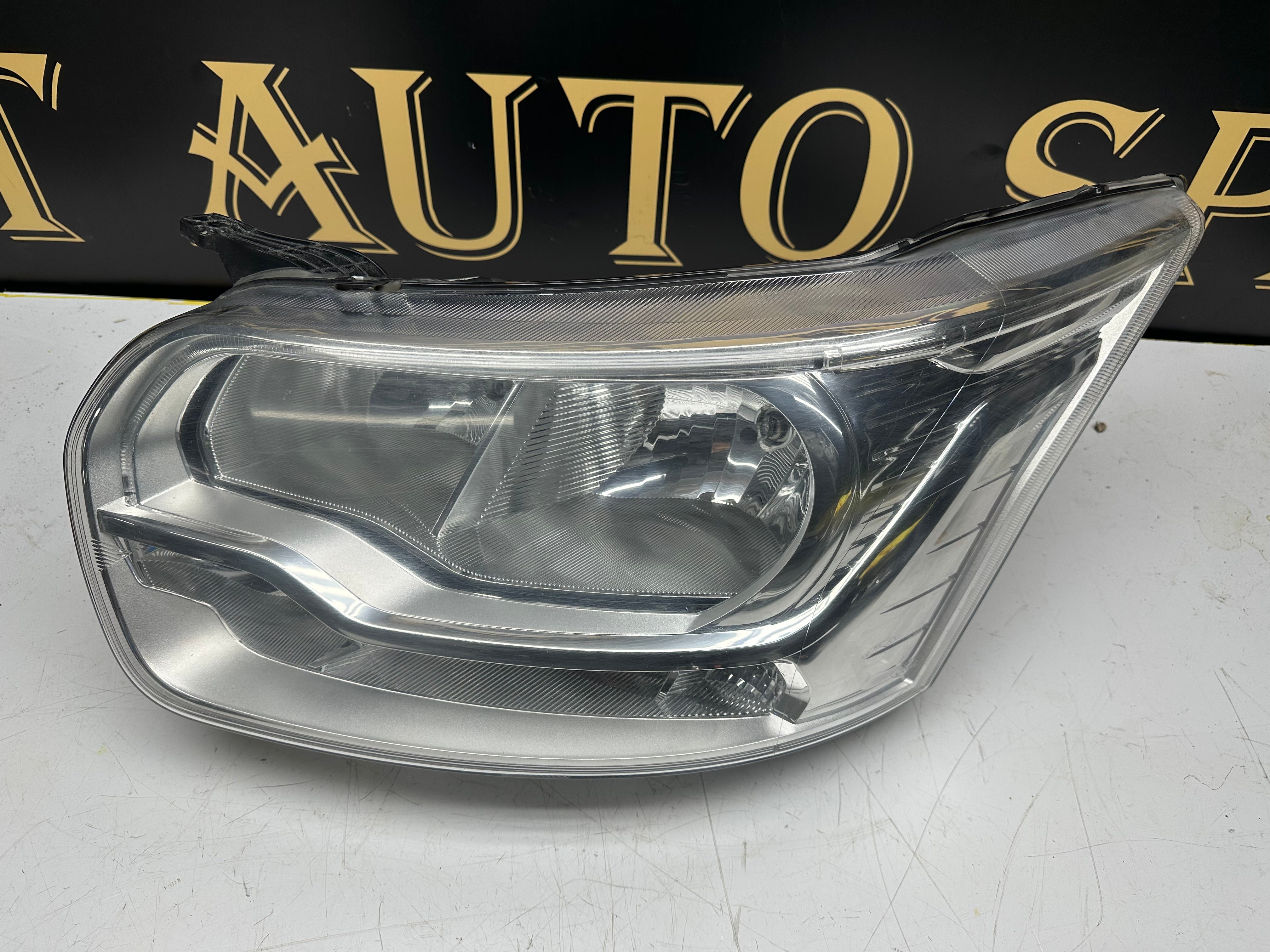Ford Transit Mk8 Left Headlight Headlamp Light 14–20 (BK31-13D153-AF)