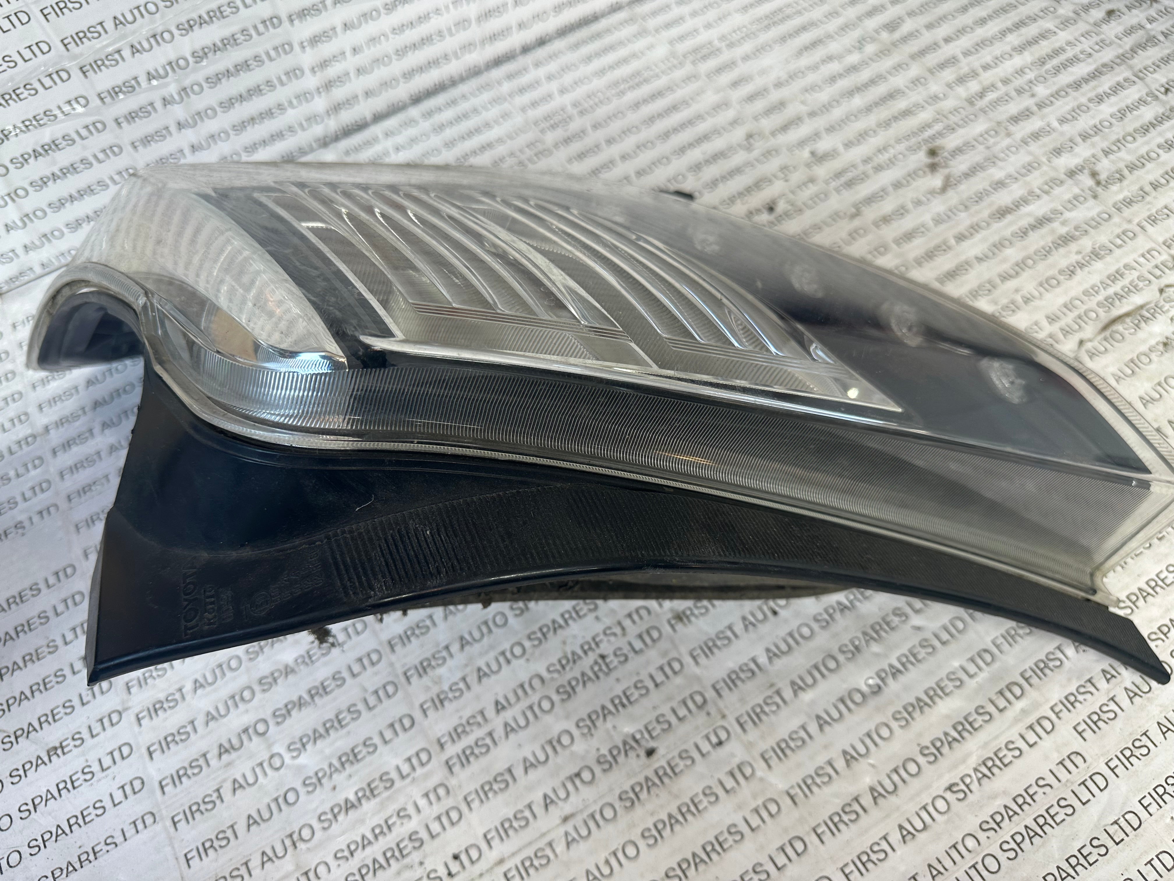 Toyota Yaris 2012 Right Rear Tail Light