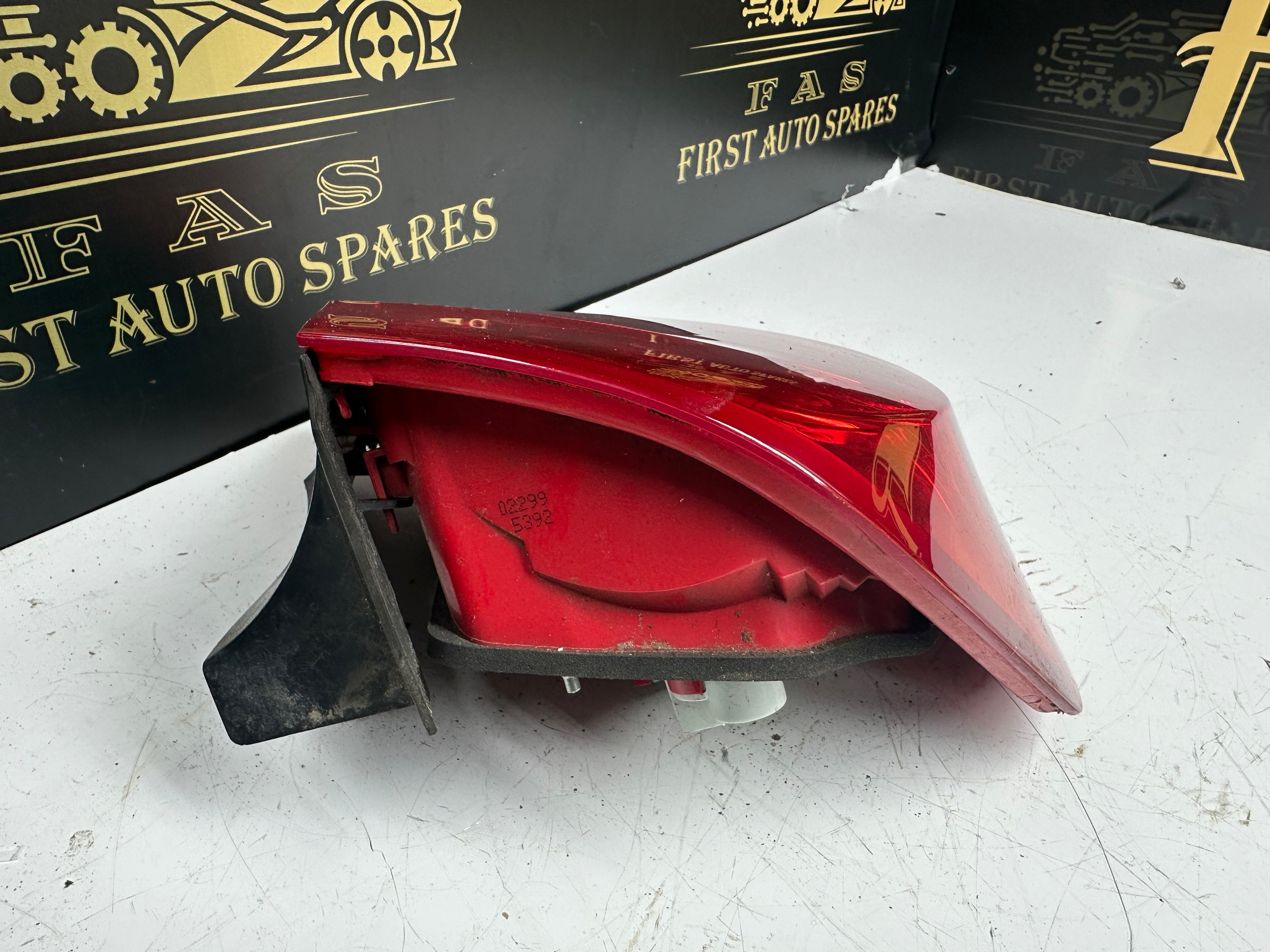 BMW 3 Series E90 E91 E93 2008 Left Rear Tail Light (276301 L)