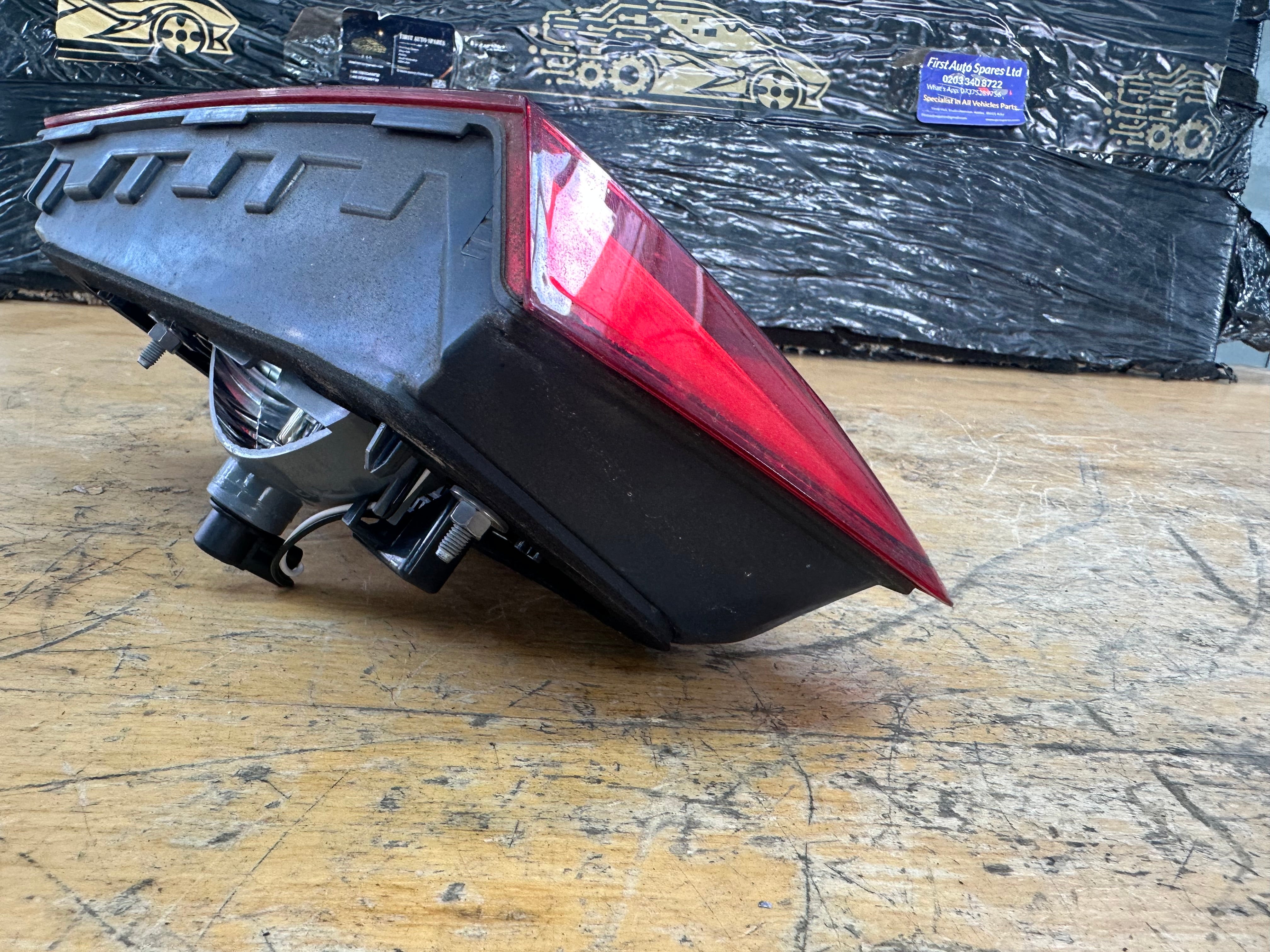 BMW 5 Series G30 Driver's Right O/S Rear Inner Bootlid Light (630252)