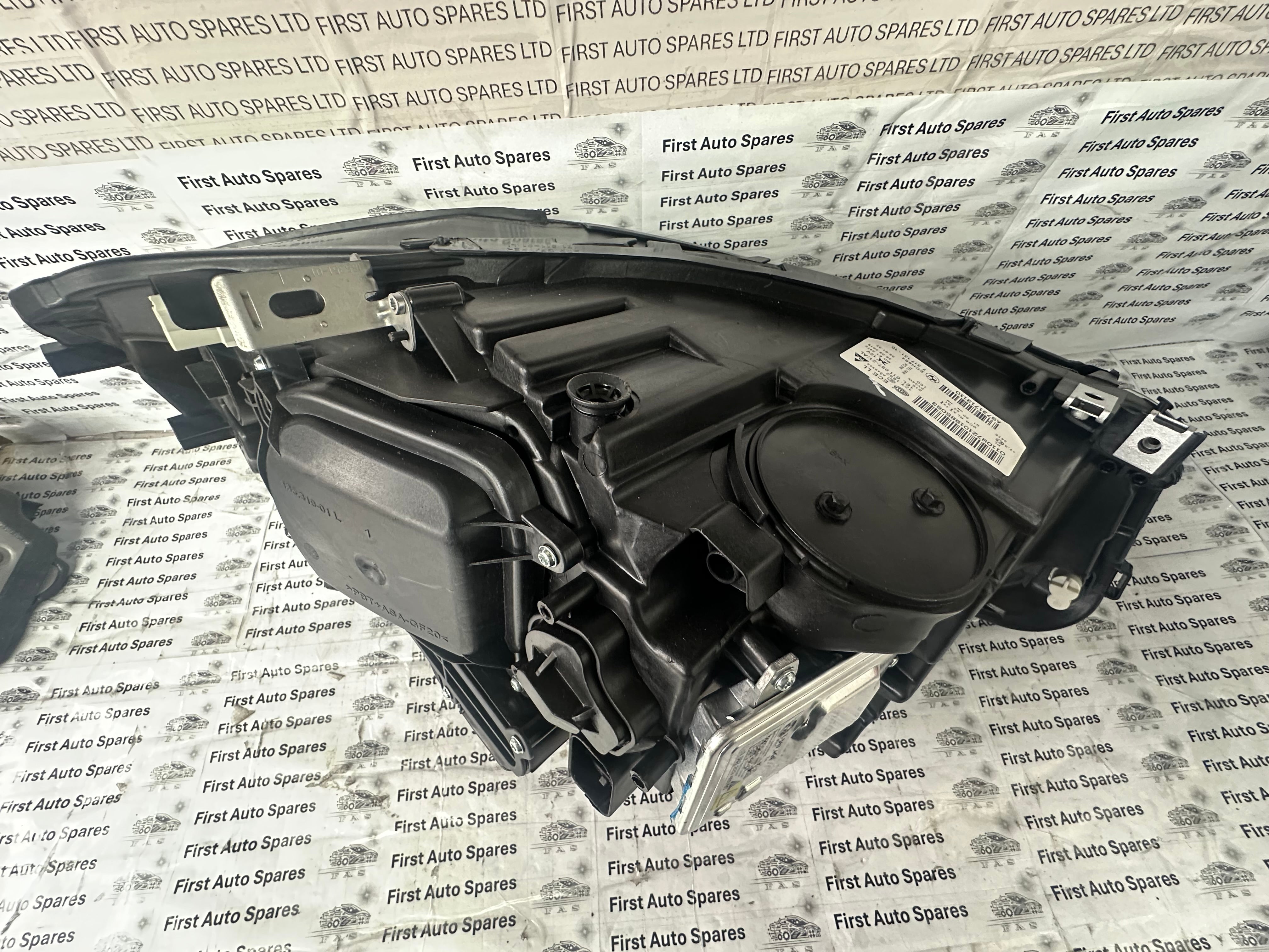 BMW 5 Series Xenon F10 F11 Left Headlight (7317131-10)
