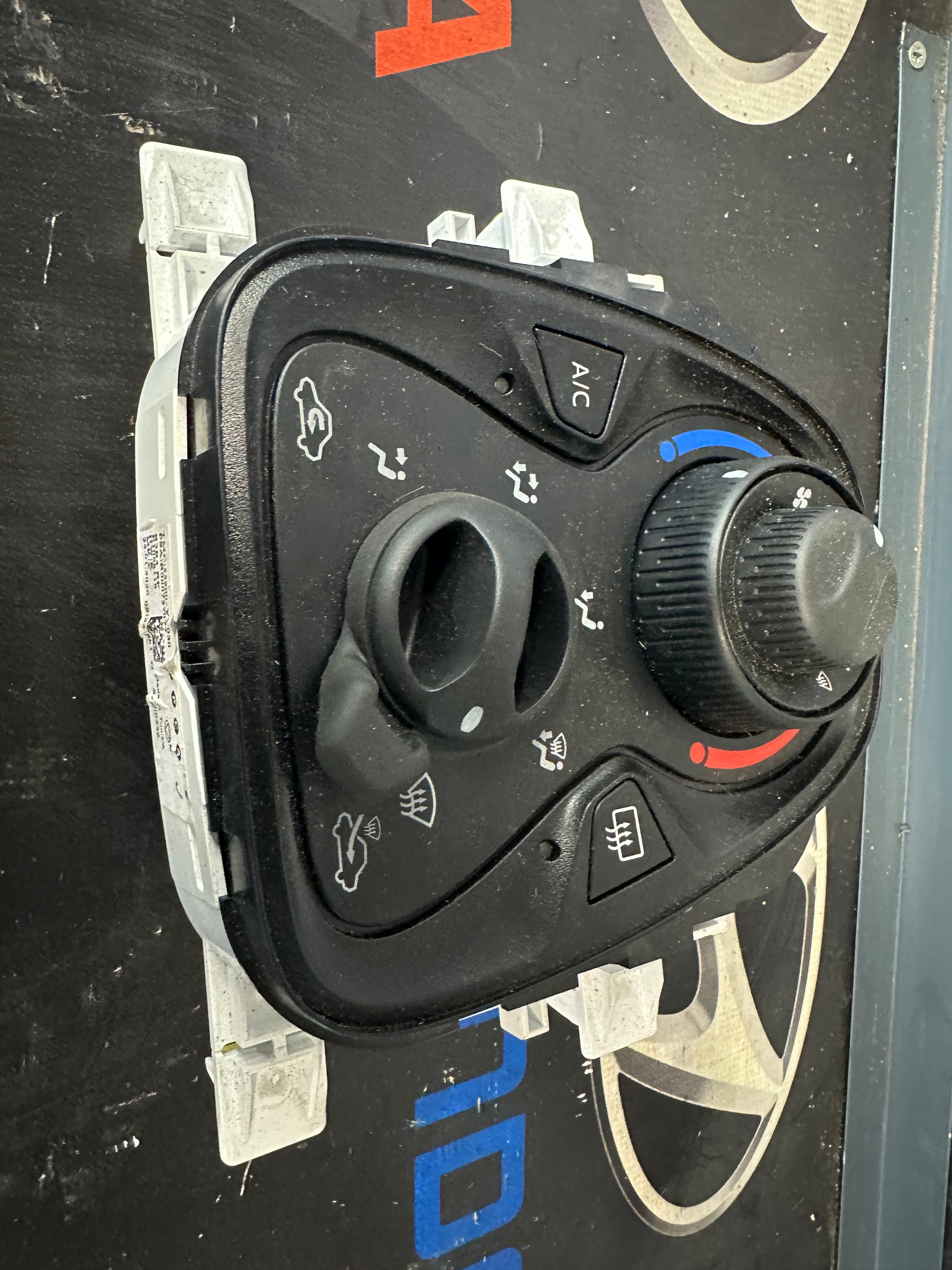 Toyota Aygo 2021 Climate Control Panel (55900-YV030)